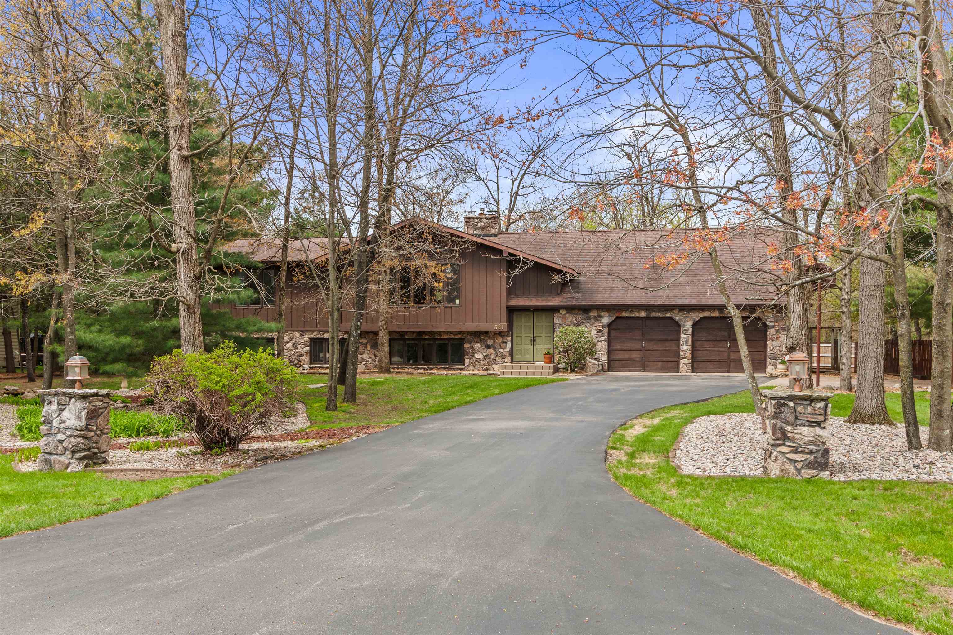 321 CROSSBOW DRIVE, Plover, Wisconsin 54467, 4 Bedrooms Bedrooms, ,3 BathroomsBathrooms,Residential,For Sale,321 CROSSBOW DRIVE,22601910