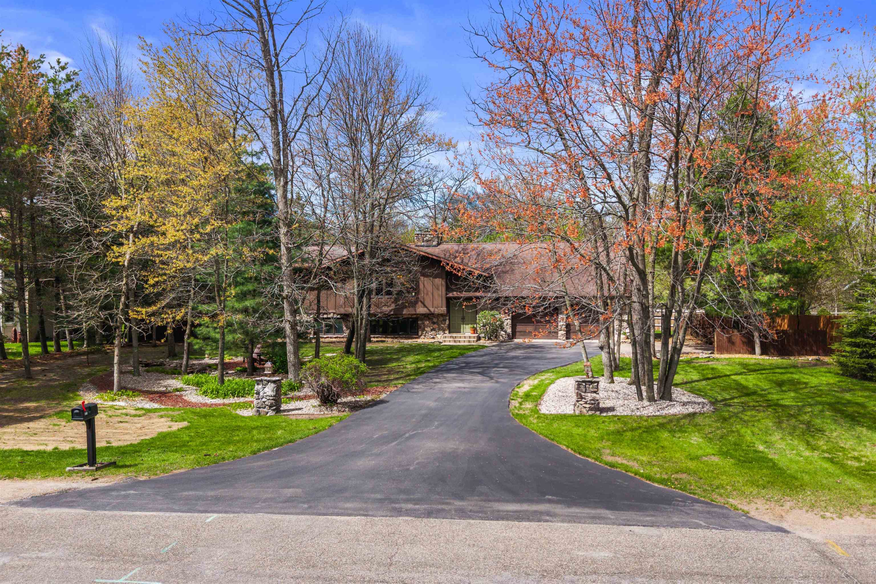 321 CROSSBOW DRIVE, Plover, Wisconsin 54467, 4 Bedrooms Bedrooms, ,3 BathroomsBathrooms,Residential,For Sale,321 CROSSBOW DRIVE,22601910