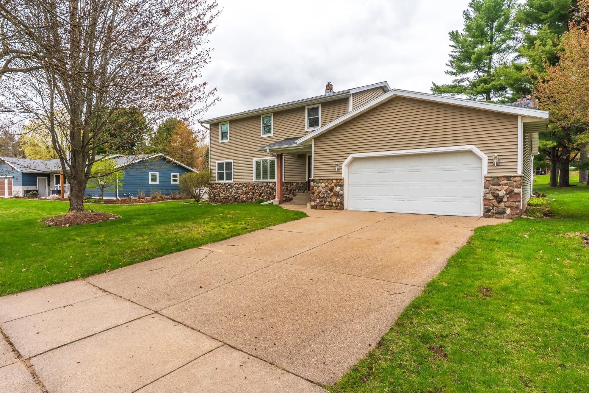 3400 SPRINGDALE AVENUE, Wausau, Wisconsin 54401, 4 Bedrooms Bedrooms, ,2 BathroomsBathrooms,Residential,For Sale,3400 SPRINGDALE AVENUE,22601914