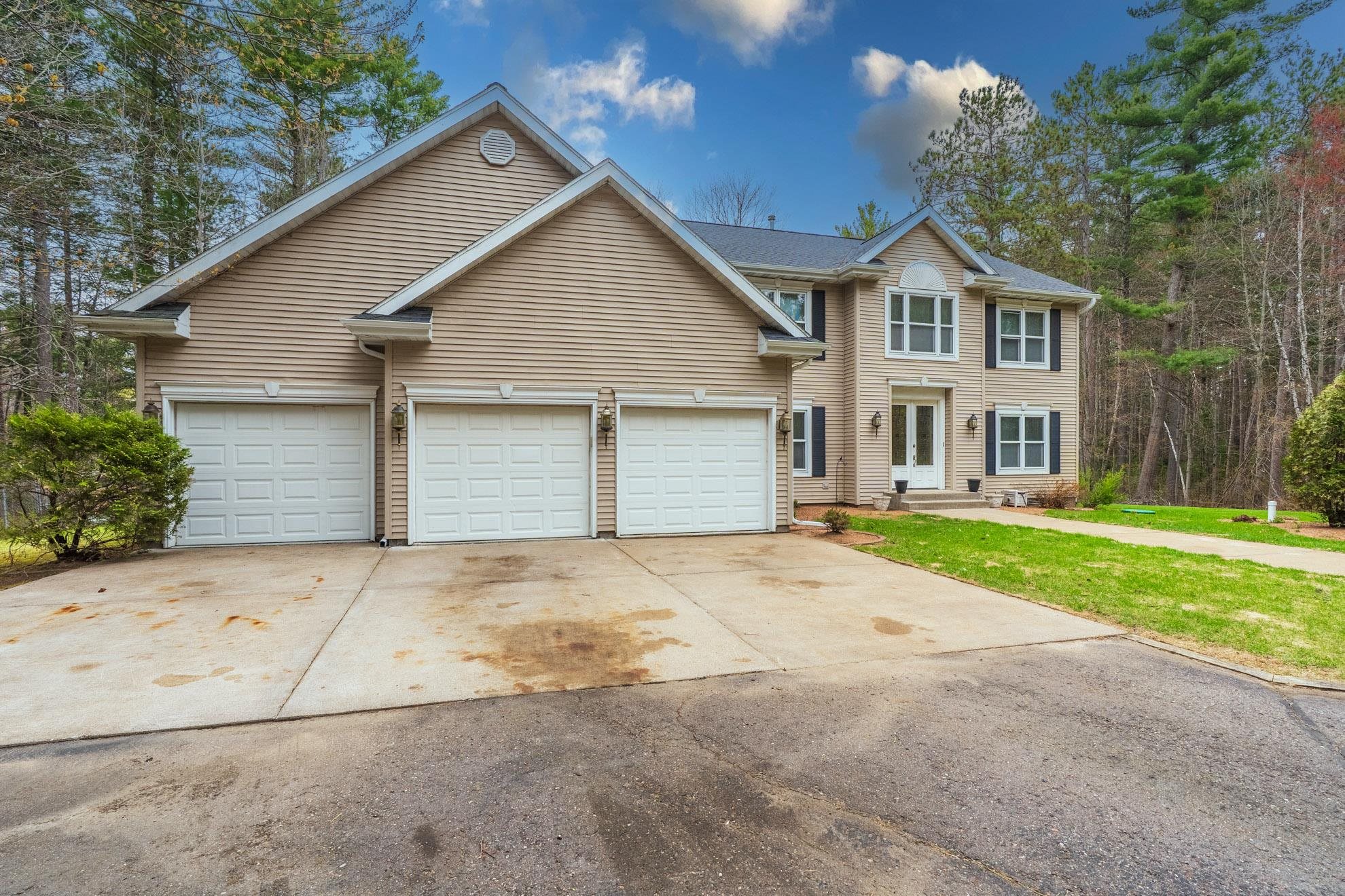 N11777 DEER LAKE ROAD, Tomahawk, Wisconsin 54487, 4 Bedrooms Bedrooms, ,3 BathroomsBathrooms,Residential,For Sale,N11777 DEER LAKE ROAD,22601919