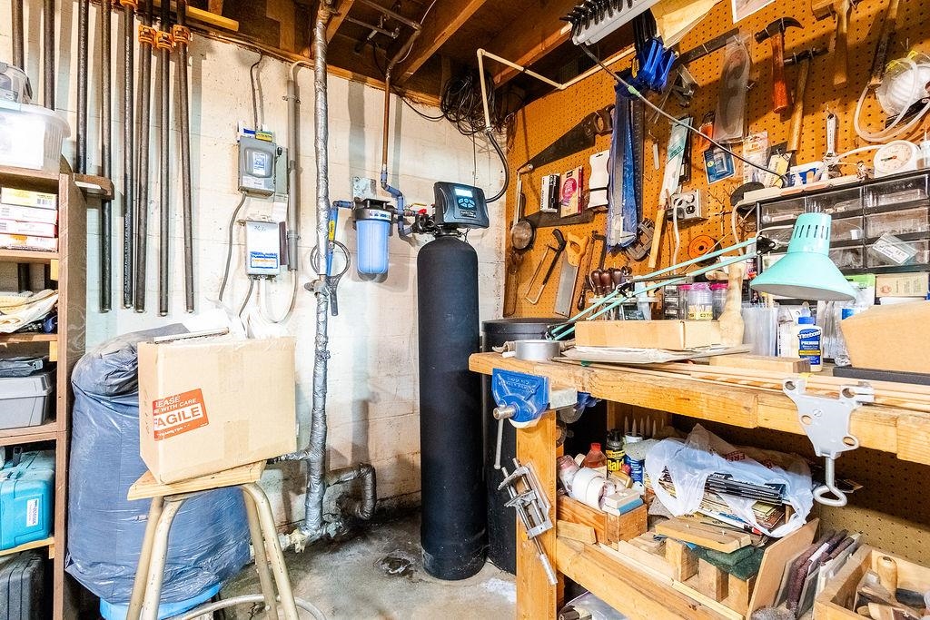 8305 HILLCREST ROAD, Custer, Wisconsin 54423, 5 Bedrooms Bedrooms, ,1 BathroomBathrooms,Residential,For Sale,8305 HILLCREST ROAD,22601920