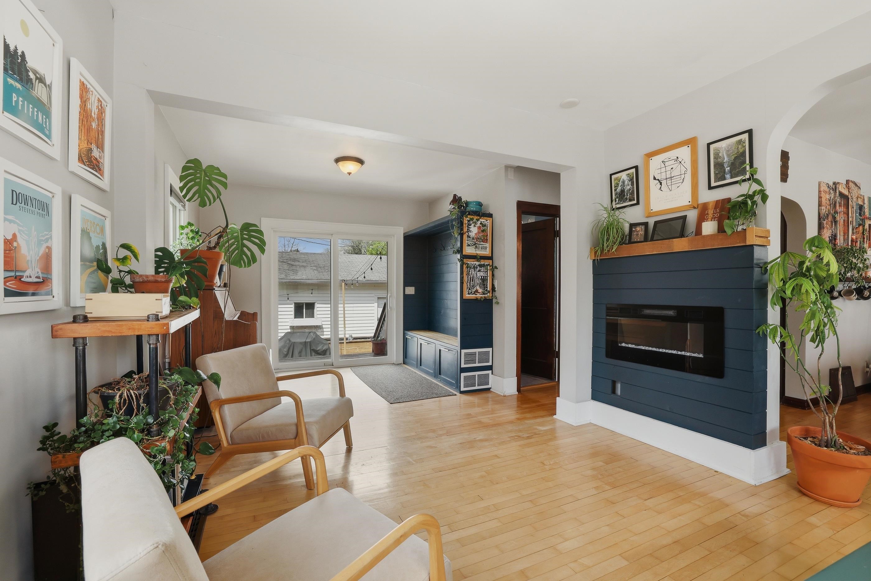 2216 JEFFERSON STREET, Stevens Point, Wisconsin 54481, 3 Bedrooms Bedrooms, ,2 BathroomsBathrooms,Residential,For Sale,2216 JEFFERSON STREET,22601923