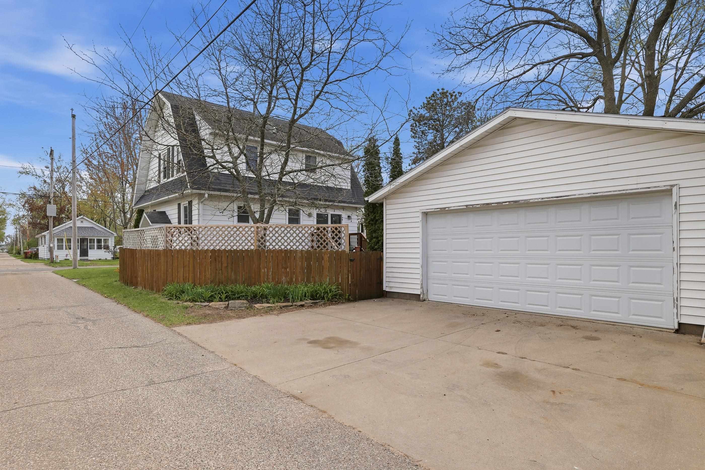 2216 JEFFERSON STREET, Stevens Point, Wisconsin 54481, 3 Bedrooms Bedrooms, ,2 BathroomsBathrooms,Residential,For Sale,2216 JEFFERSON STREET,22601923