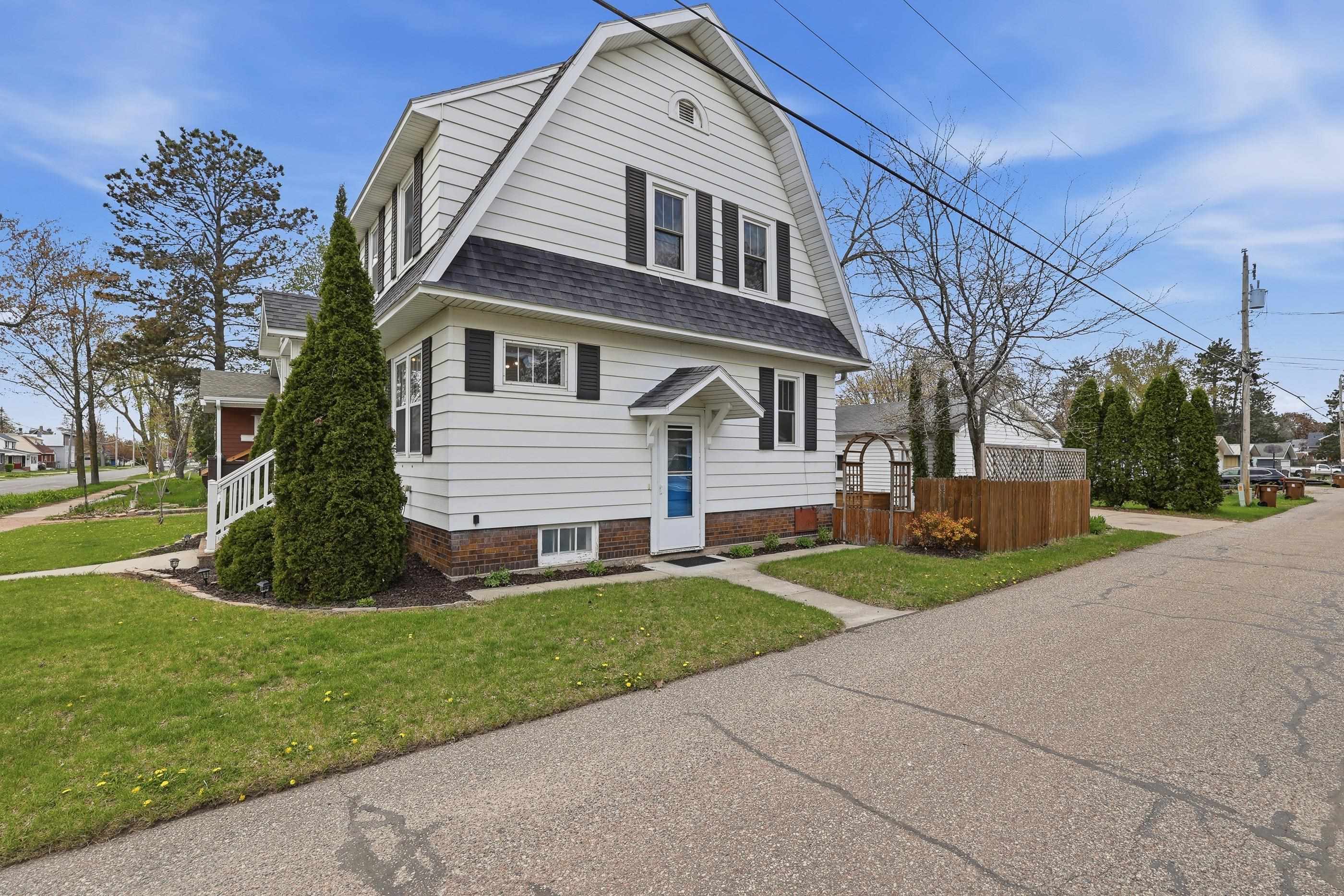 2216 JEFFERSON STREET, Stevens Point, Wisconsin 54481, 3 Bedrooms Bedrooms, ,2 BathroomsBathrooms,Residential,For Sale,2216 JEFFERSON STREET,22601923