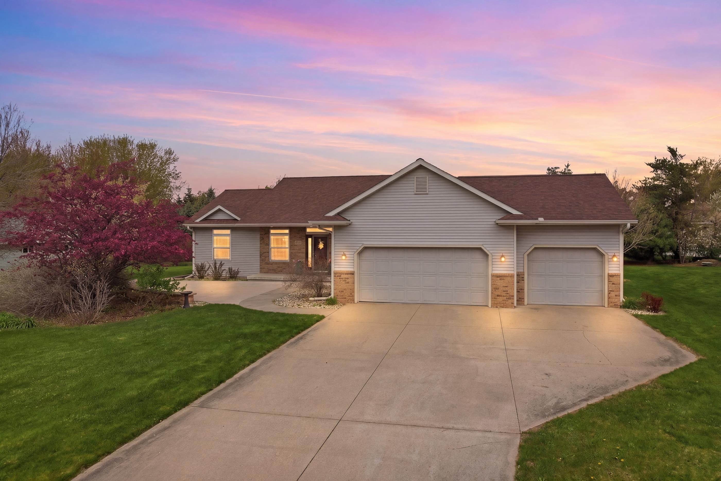 4580 STILL MEADOW LANE, Plover, Wisconsin 54467, 4 Bedrooms Bedrooms, ,3 BathroomsBathrooms,Residential,For Sale,4580 STILL MEADOW LANE,22601924