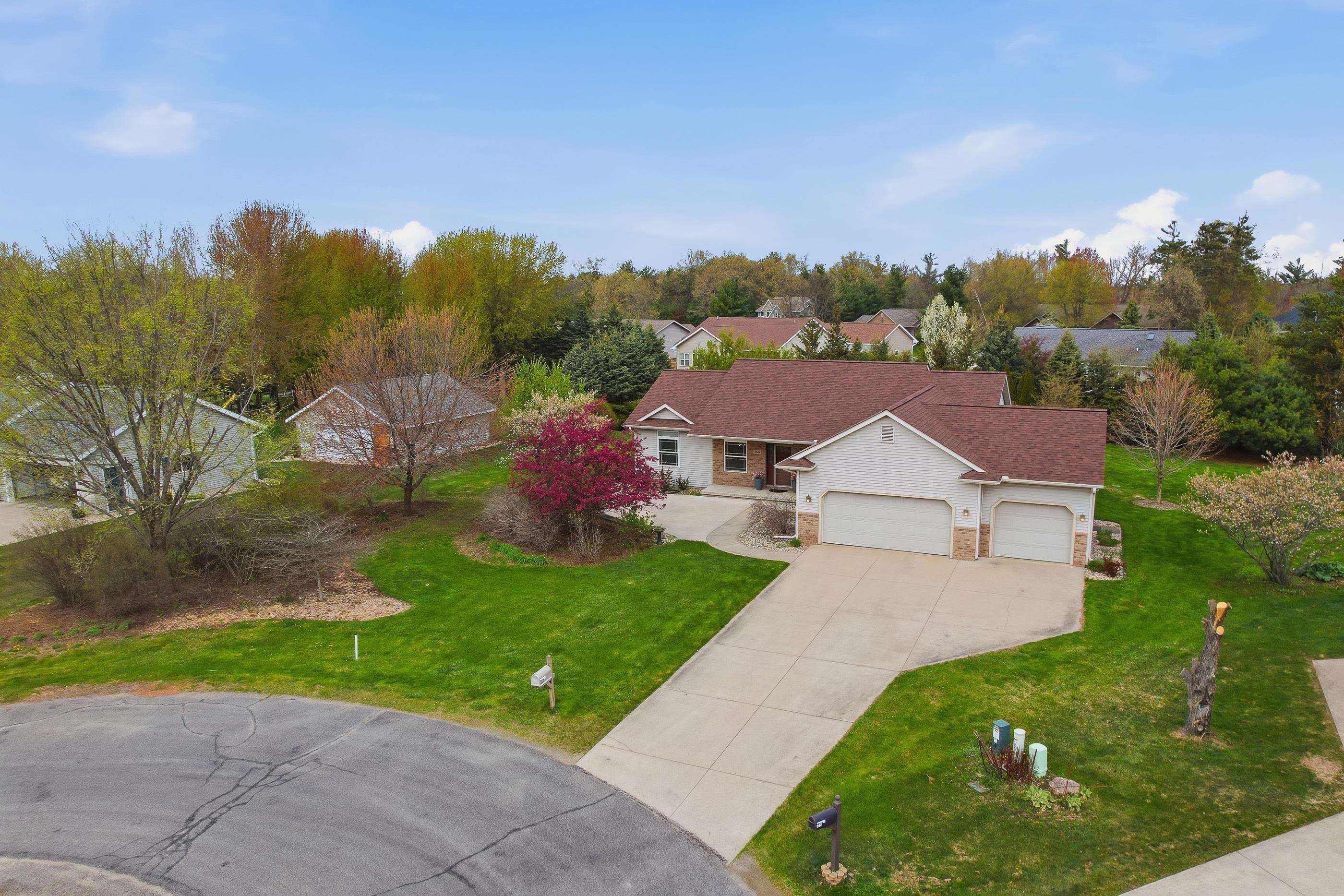 4580 STILL MEADOW LANE, Plover, Wisconsin 54467, 4 Bedrooms Bedrooms, ,3 BathroomsBathrooms,Residential,For Sale,4580 STILL MEADOW LANE,22601924