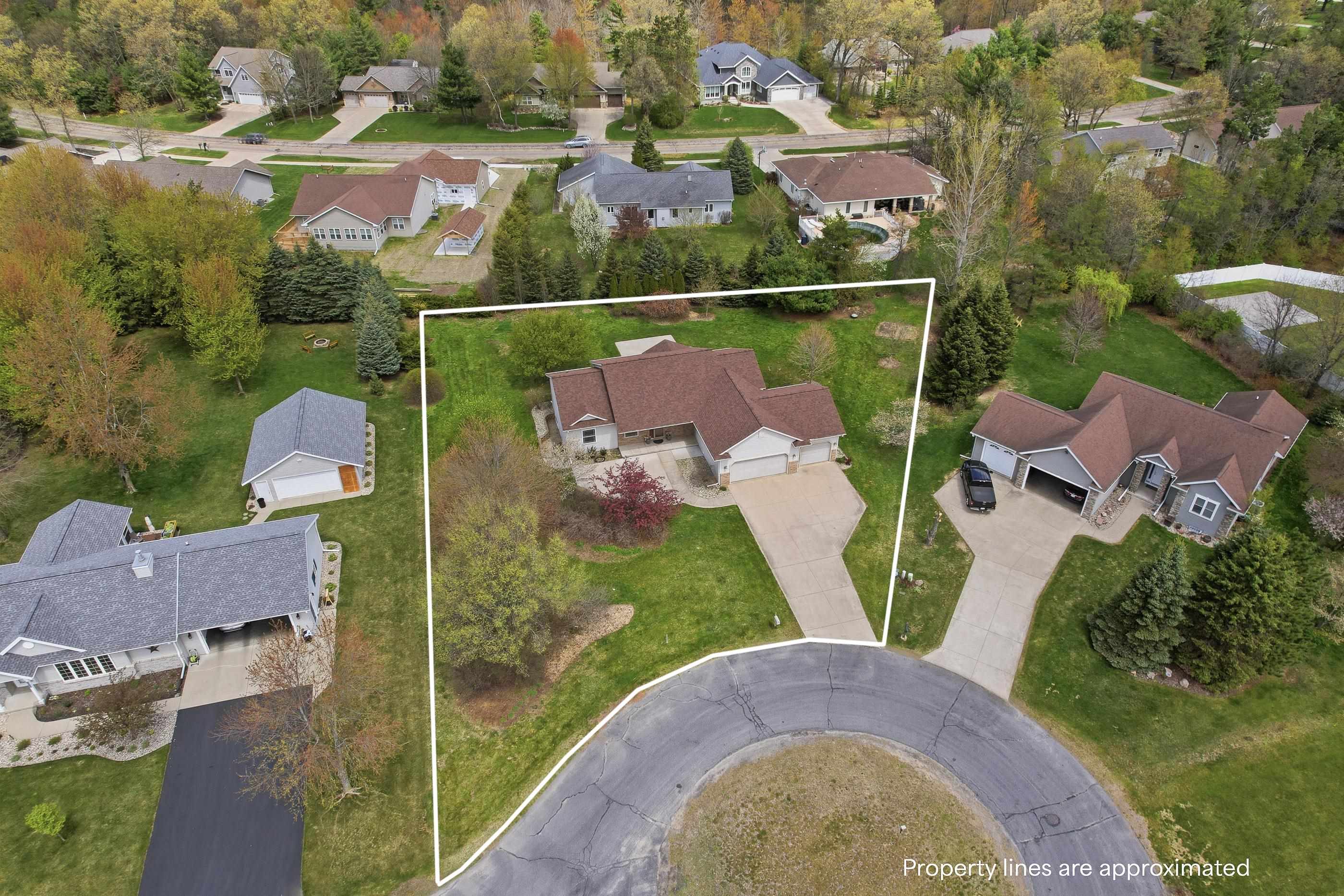 4580 STILL MEADOW LANE, Plover, Wisconsin 54467, 4 Bedrooms Bedrooms, ,3 BathroomsBathrooms,Residential,For Sale,4580 STILL MEADOW LANE,22601924