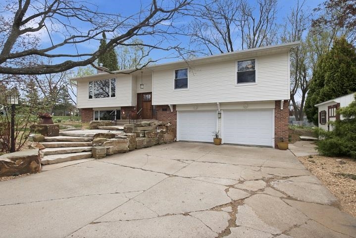 1100 W ONSTAD DRIVE, Marshfield, Wisconsin 54449, 4 Bedrooms Bedrooms, ,3 BathroomsBathrooms,Residential,For Sale,1100 W ONSTAD DRIVE,22601926