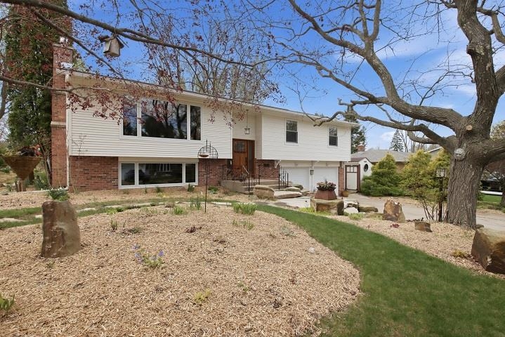 1100 W ONSTAD DRIVE, Marshfield, Wisconsin 54449, 4 Bedrooms Bedrooms, ,3 BathroomsBathrooms,Residential,For Sale,1100 W ONSTAD DRIVE,22601926