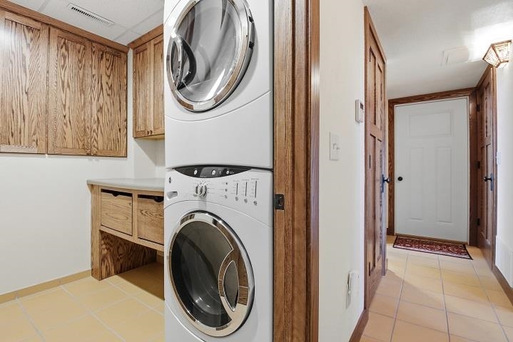 1100 W ONSTAD DRIVE, Marshfield, Wisconsin 54449, 4 Bedrooms Bedrooms, ,3 BathroomsBathrooms,Residential,For Sale,1100 W ONSTAD DRIVE,22601926