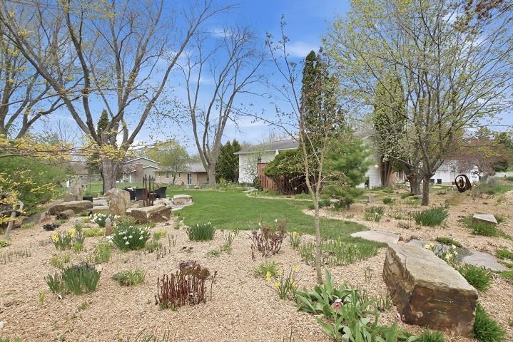 1100 W ONSTAD DRIVE, Marshfield, Wisconsin 54449, 4 Bedrooms Bedrooms, ,3 BathroomsBathrooms,Residential,For Sale,1100 W ONSTAD DRIVE,22601926