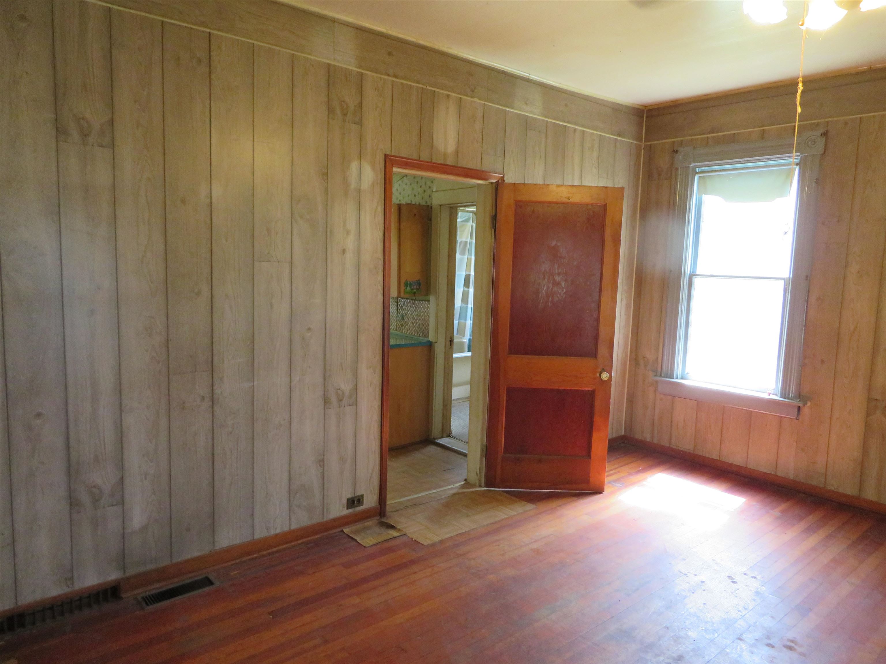 507 COTTAGE STREET, Merrill, Wisconsin 54452, 4 Bedrooms Bedrooms, ,1 BathroomBathrooms,Residential,For Sale,507 COTTAGE STREET,22601927