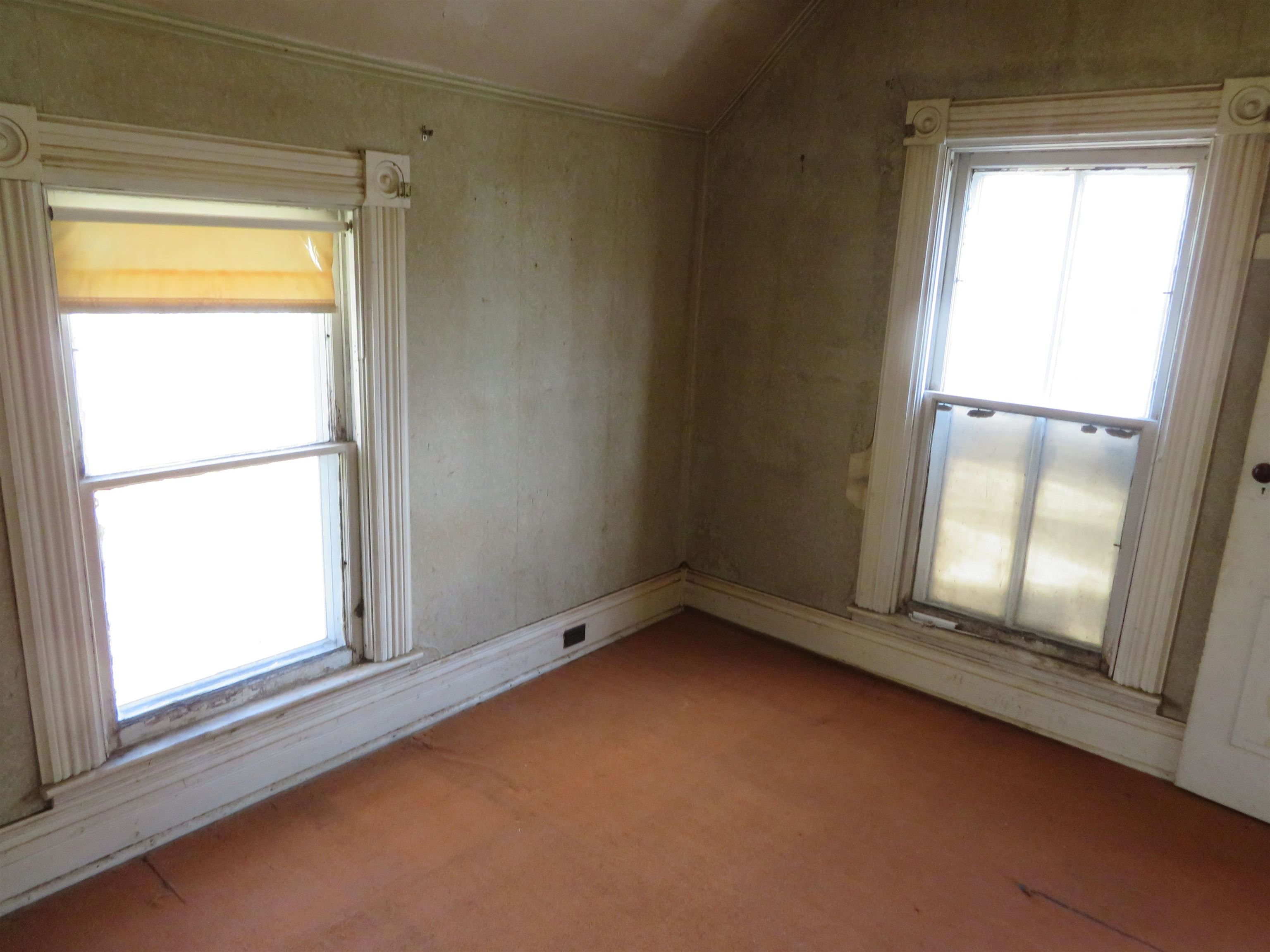 507 COTTAGE STREET, Merrill, Wisconsin 54452, 4 Bedrooms Bedrooms, ,1 BathroomBathrooms,Residential,For Sale,507 COTTAGE STREET,22601927