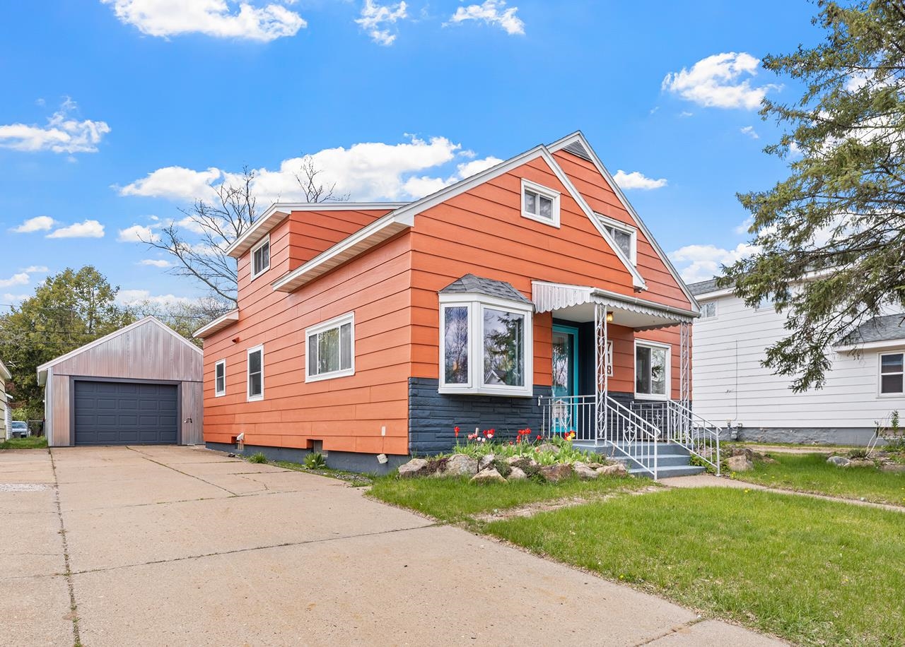 718 N 5TH AVENUE, Wausau, Wisconsin 54401, 5 Bedrooms Bedrooms, ,2 BathroomsBathrooms,Residential,For Sale,718 N 5TH AVENUE,22601928