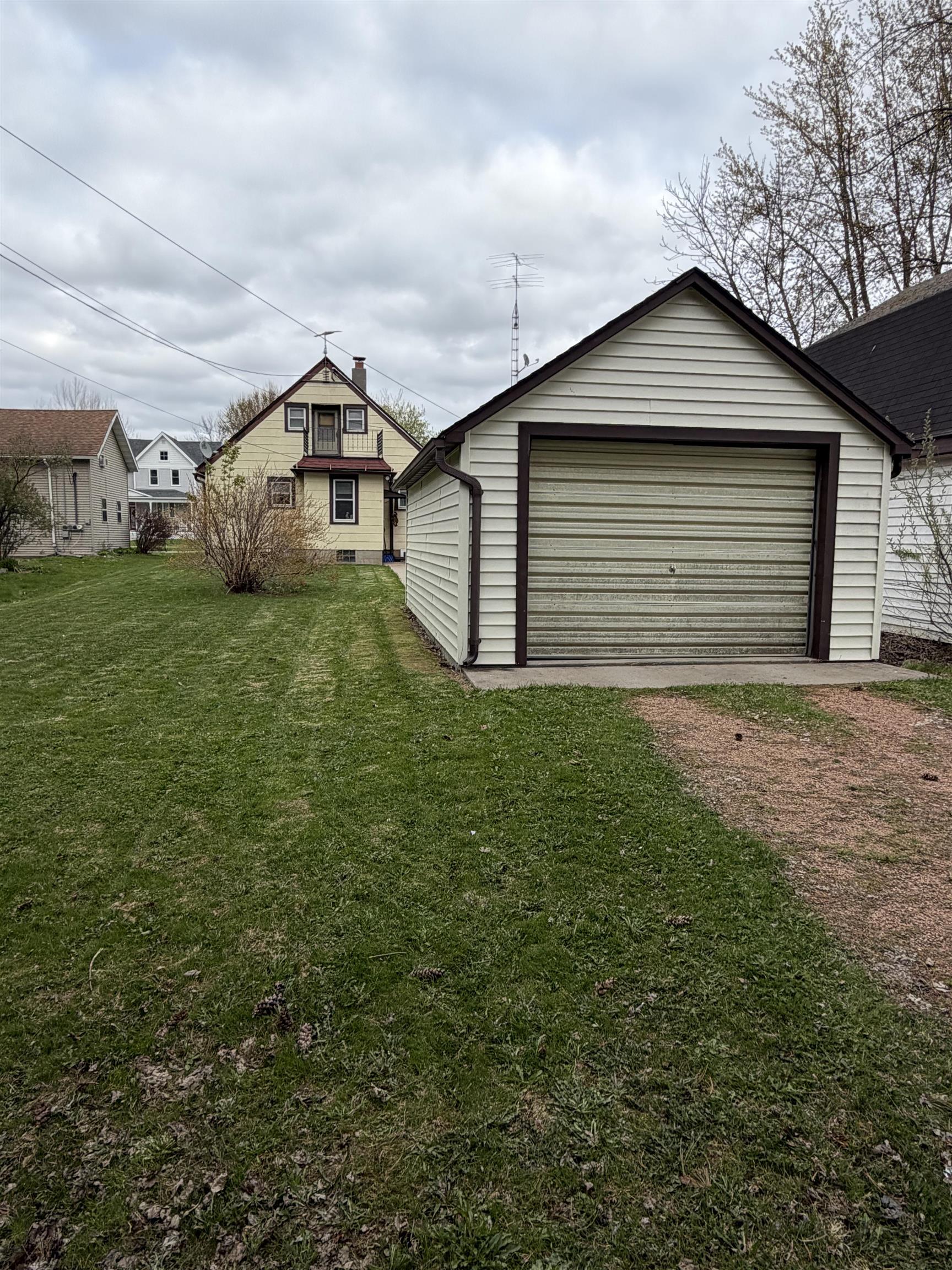 107 N SECOND STREET, Colby, Wisconsin 54421, 3 Bedrooms Bedrooms, ,1 BathroomBathrooms,Residential,For Sale,107 N SECOND STREET,22601946