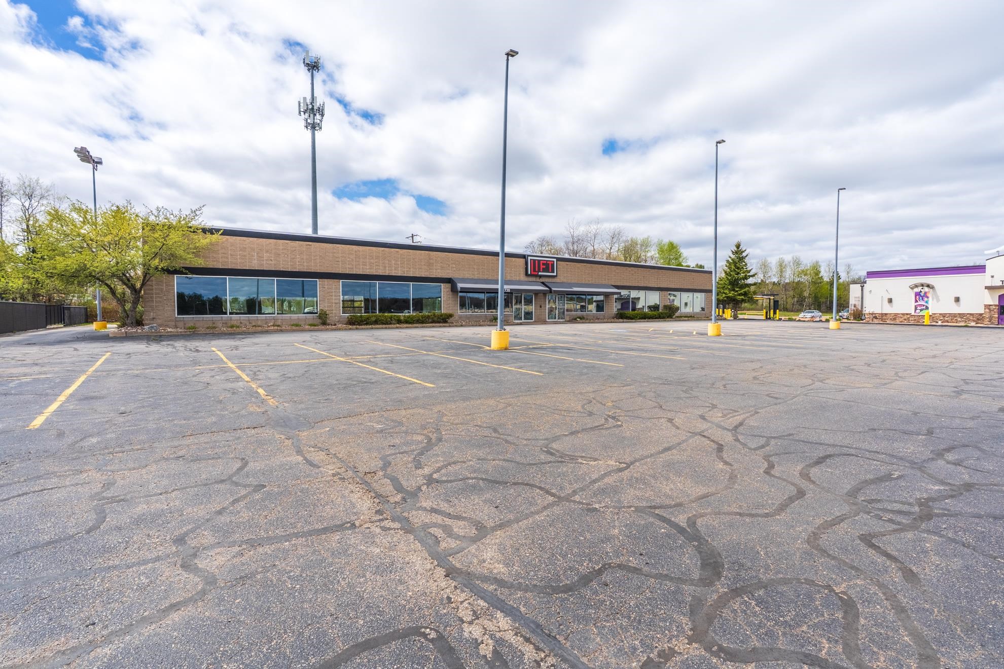 1720 N US HIGHWAY 51, Wausau, Wisconsin 54401, ,Commercial/industrial,For Sale,1720 N US HIGHWAY 51,22601950