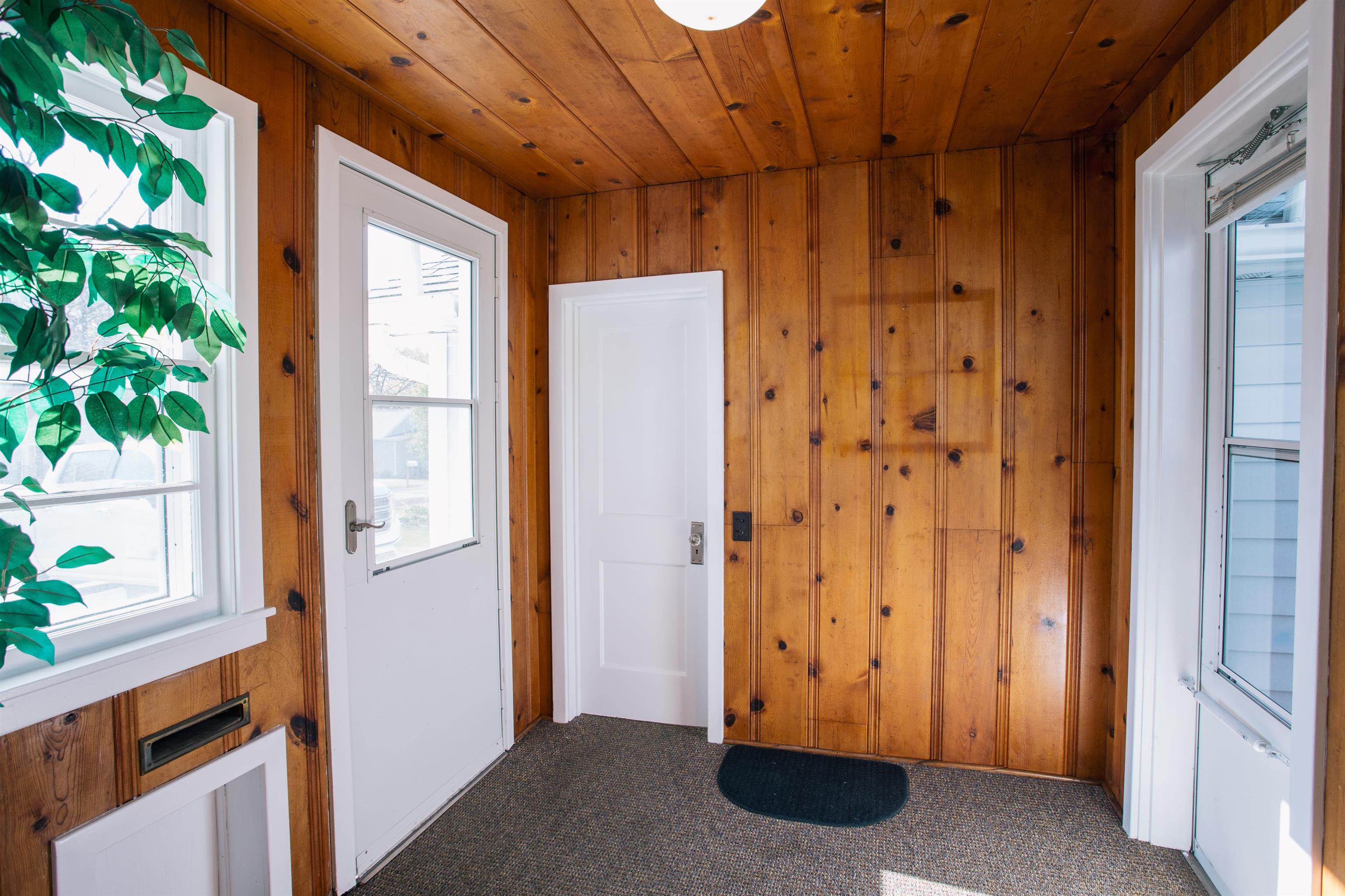 206 S STATE AVENUE, Marshfield, Wisconsin 54449, 2 Bedrooms Bedrooms, ,1 BathroomBathrooms,Residential,For Sale,206 S STATE AVENUE,22601953