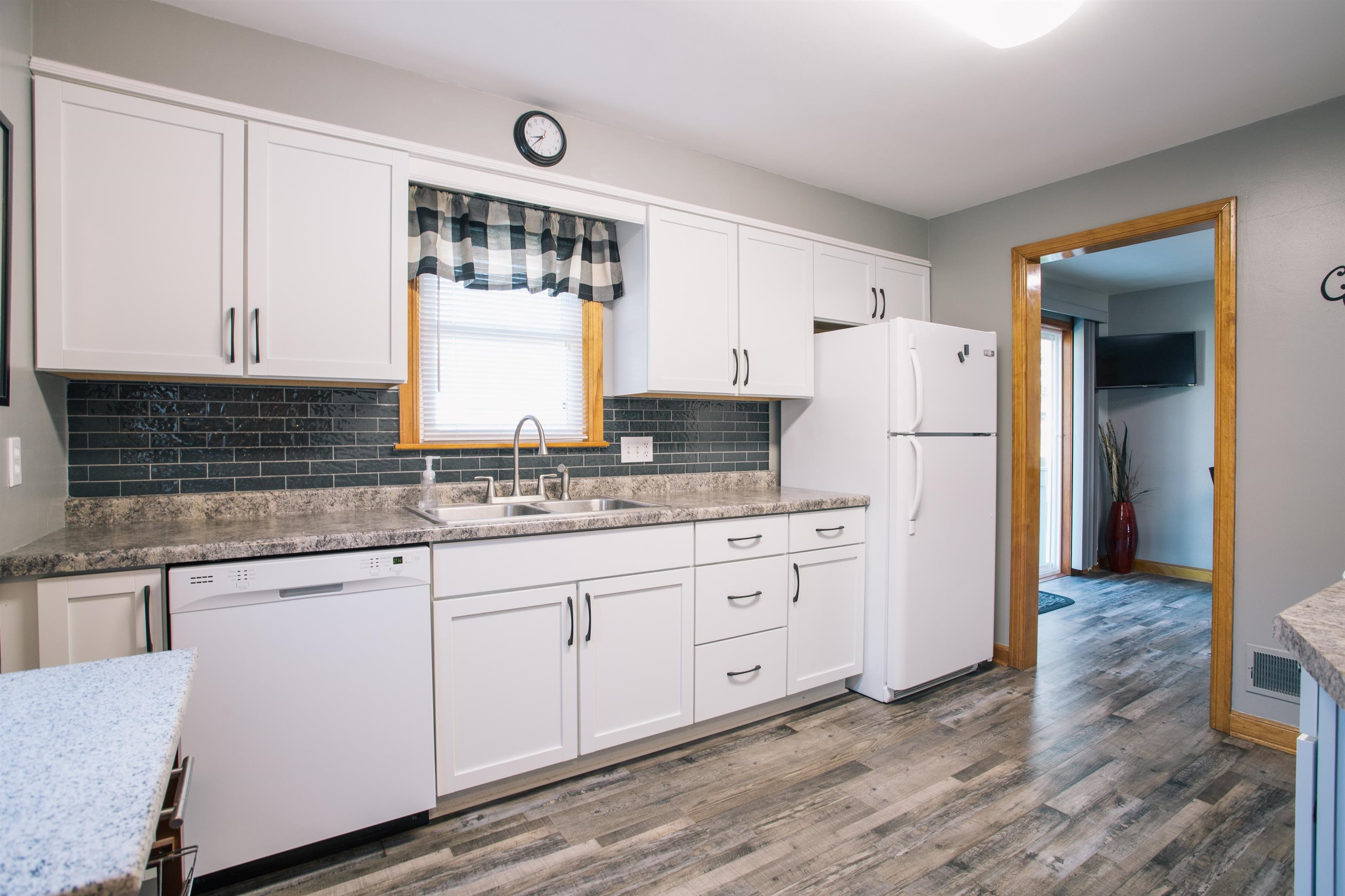 206 S STATE AVENUE, Marshfield, Wisconsin 54449, 2 Bedrooms Bedrooms, ,1 BathroomBathrooms,Residential,For Sale,206 S STATE AVENUE,22601953