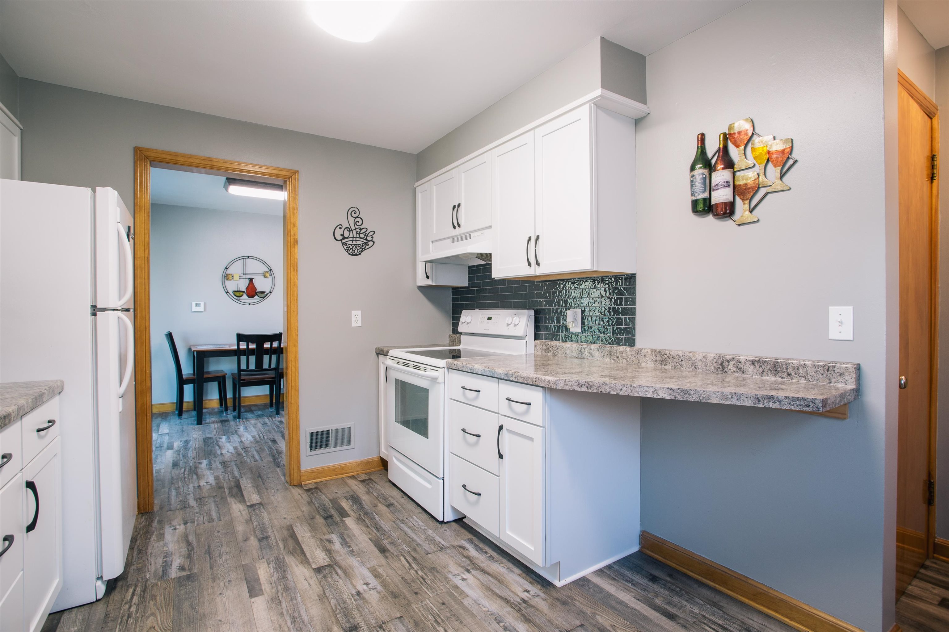 206 S STATE AVENUE, Marshfield, Wisconsin 54449, 2 Bedrooms Bedrooms, ,1 BathroomBathrooms,Residential,For Sale,206 S STATE AVENUE,22601953