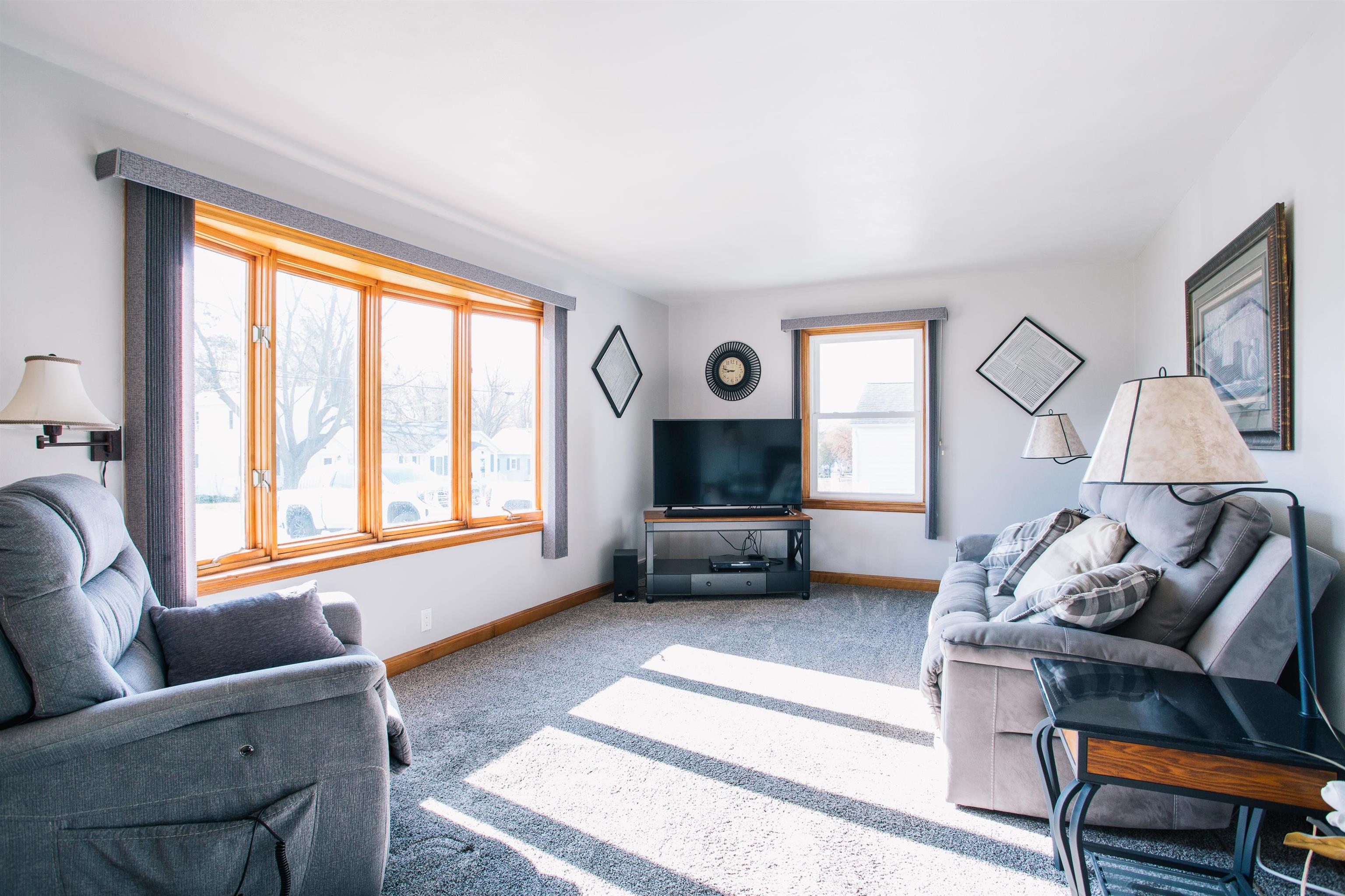 206 S STATE AVENUE, Marshfield, Wisconsin 54449, 2 Bedrooms Bedrooms, ,1 BathroomBathrooms,Residential,For Sale,206 S STATE AVENUE,22601953