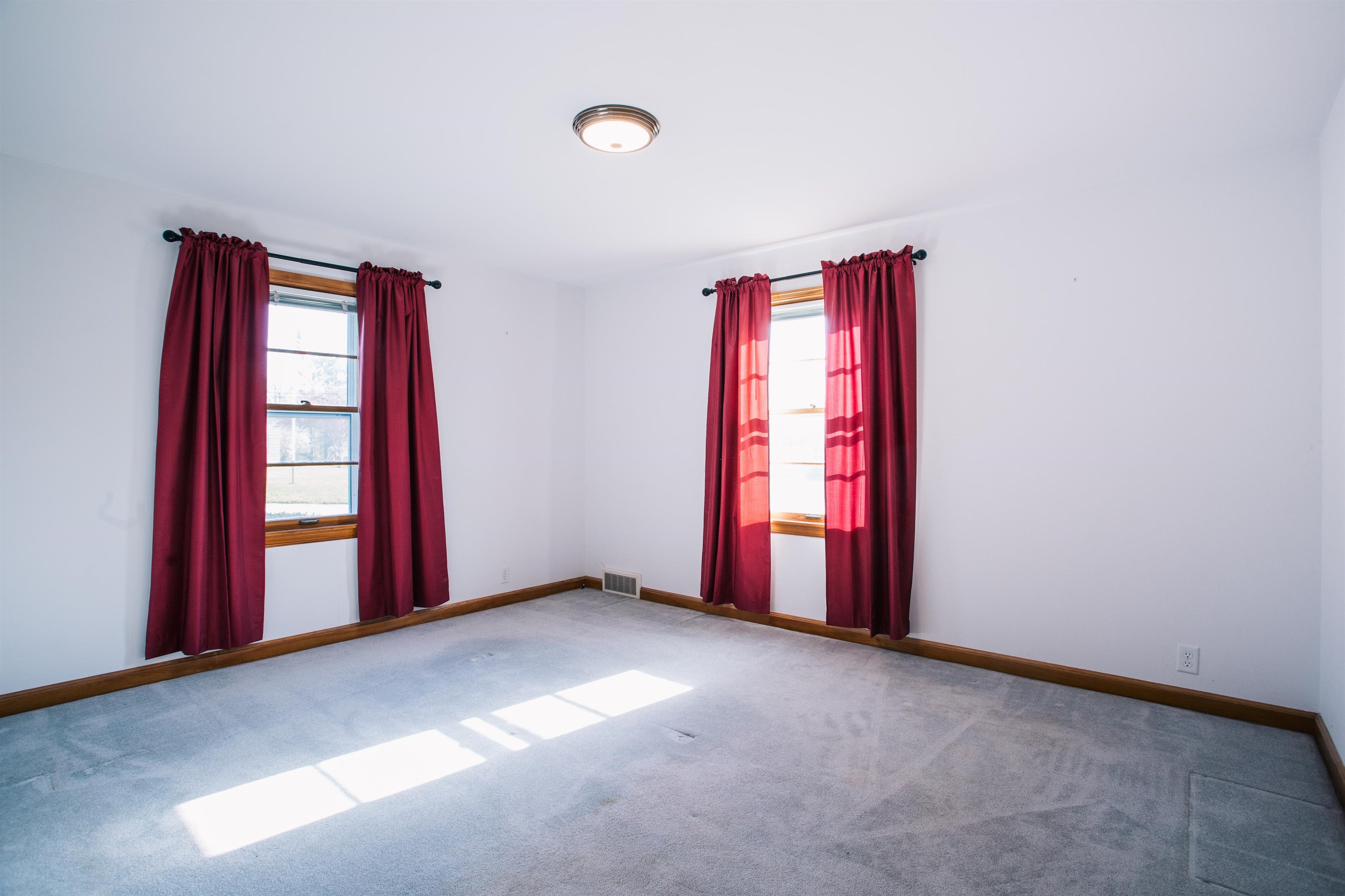 206 S STATE AVENUE, Marshfield, Wisconsin 54449, 2 Bedrooms Bedrooms, ,1 BathroomBathrooms,Residential,For Sale,206 S STATE AVENUE,22601953