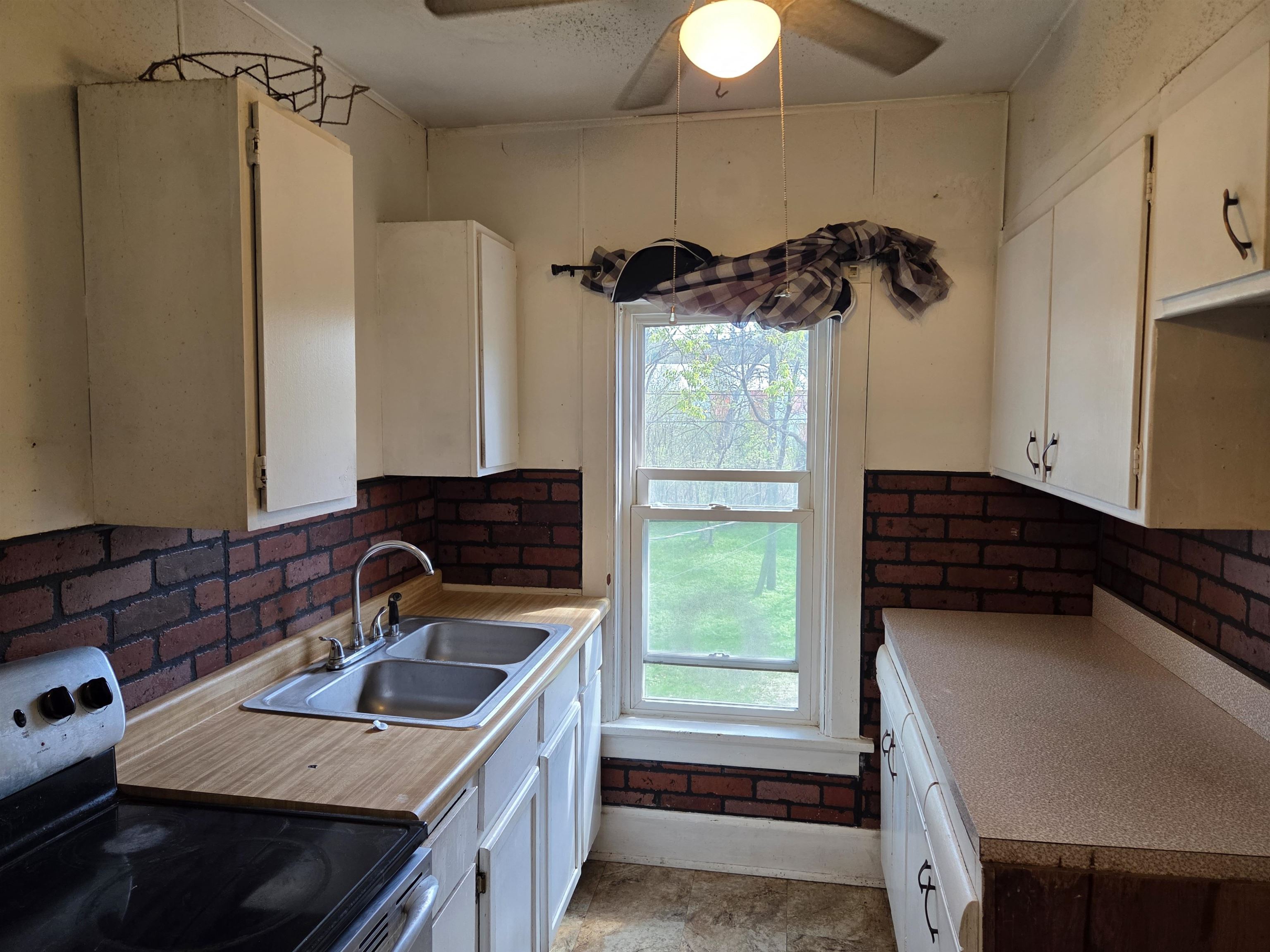 1133 ARTHUR STREET, Wausau, Wisconsin 54403, 5 Bedrooms Bedrooms, ,2 BathroomsBathrooms,Residential,For Sale,1133 ARTHUR STREET,22601959