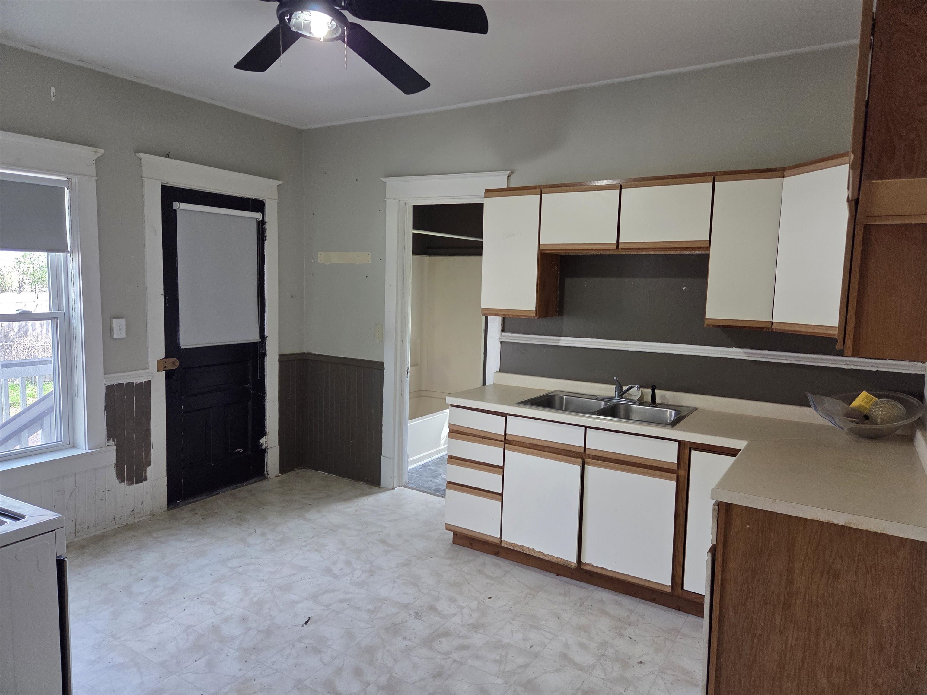 1133 ARTHUR STREET, Wausau, Wisconsin 54403, 5 Bedrooms Bedrooms, ,2 BathroomsBathrooms,Residential,For Sale,1133 ARTHUR STREET,22601959