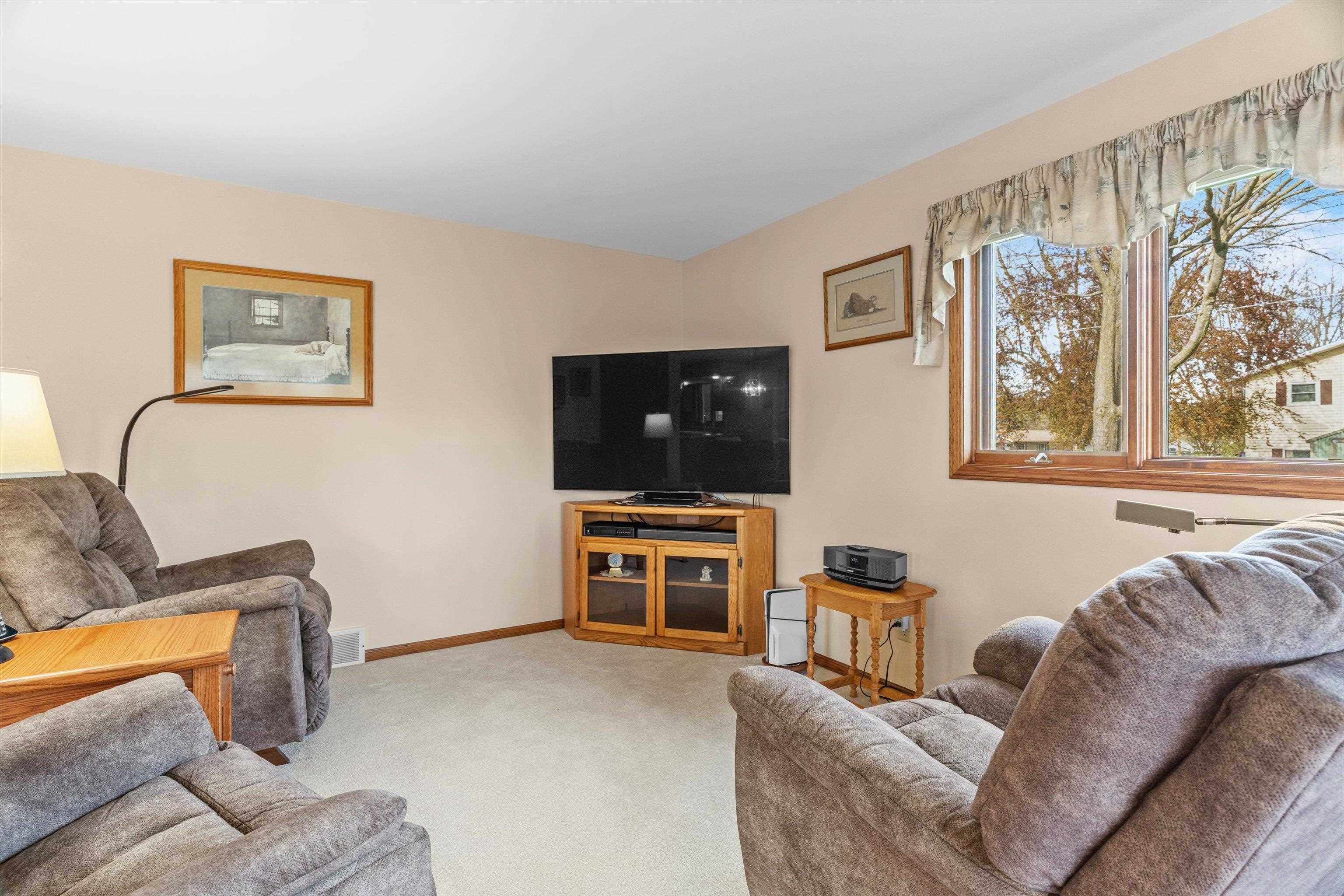 1100 E 25TH STREET, Marshfield, Wisconsin 54449, 3 Bedrooms Bedrooms, ,2 BathroomsBathrooms,Residential,For Sale,1100 E 25TH STREET,22601965