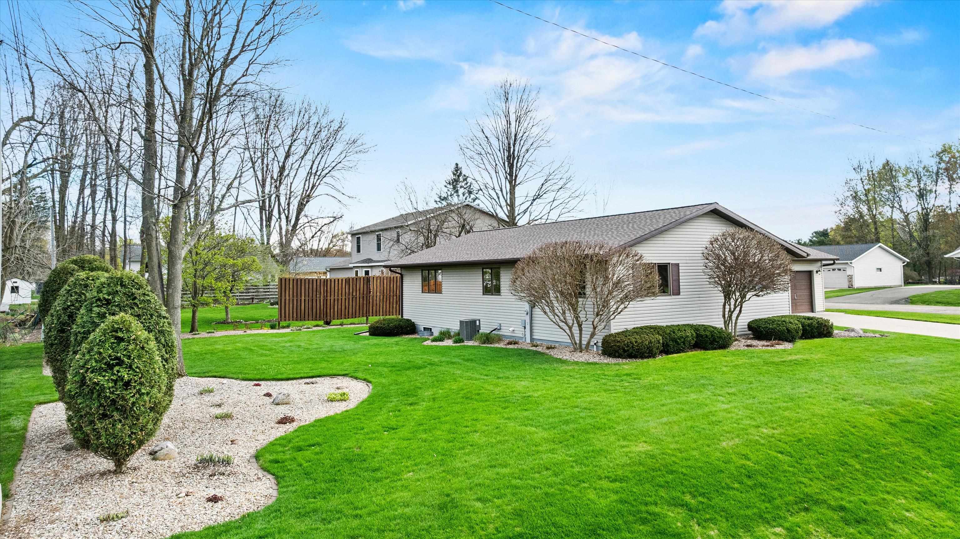 1100 E 25TH STREET, Marshfield, Wisconsin 54449, 3 Bedrooms Bedrooms, ,2 BathroomsBathrooms,Residential,For Sale,1100 E 25TH STREET,22601965