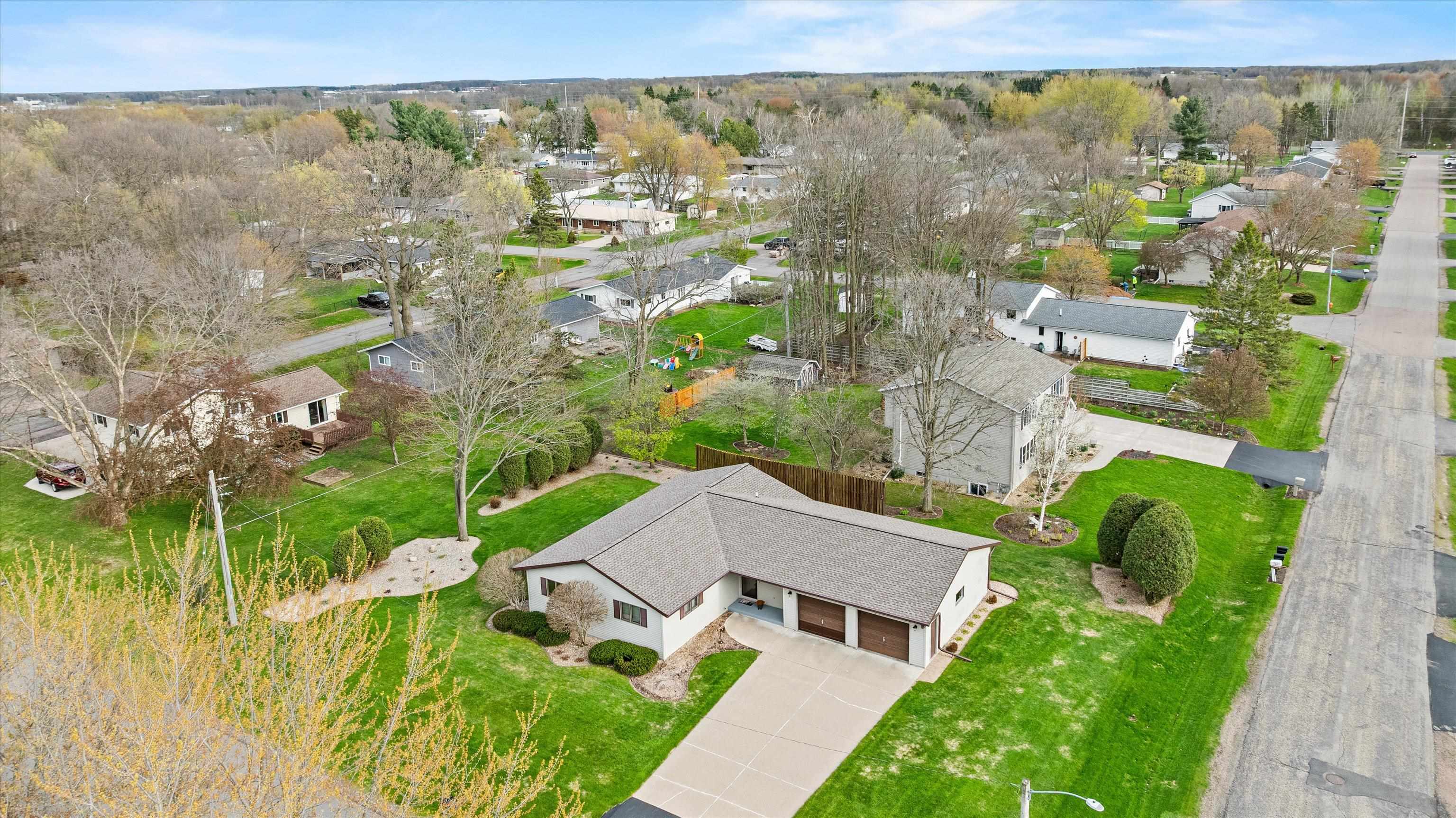 1100 E 25TH STREET, Marshfield, Wisconsin 54449, 3 Bedrooms Bedrooms, ,2 BathroomsBathrooms,Residential,For Sale,1100 E 25TH STREET,22601965