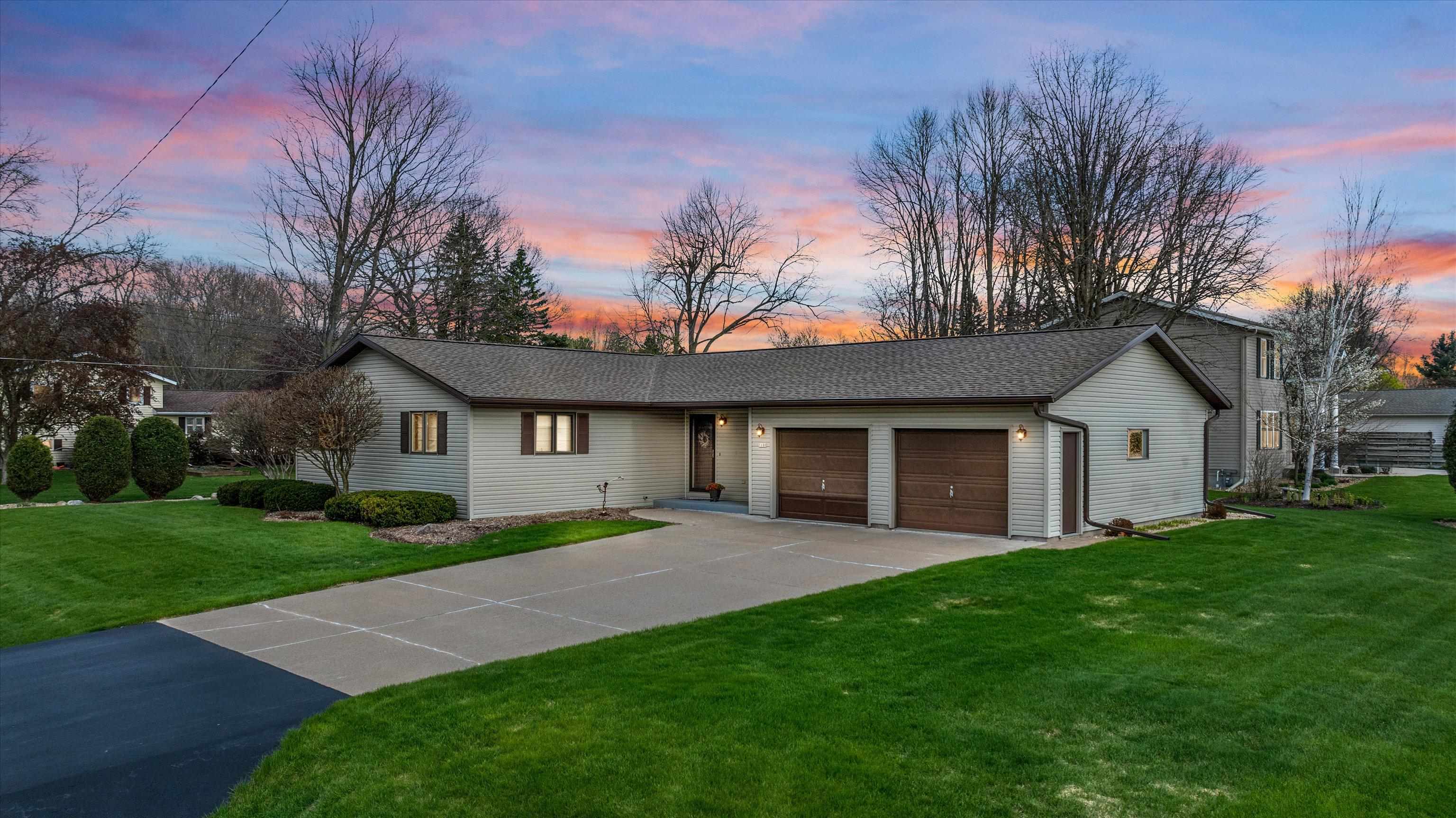 1100 E 25TH STREET, Marshfield, Wisconsin 54449, 3 Bedrooms Bedrooms, ,2 BathroomsBathrooms,Residential,For Sale,1100 E 25TH STREET,22601965
