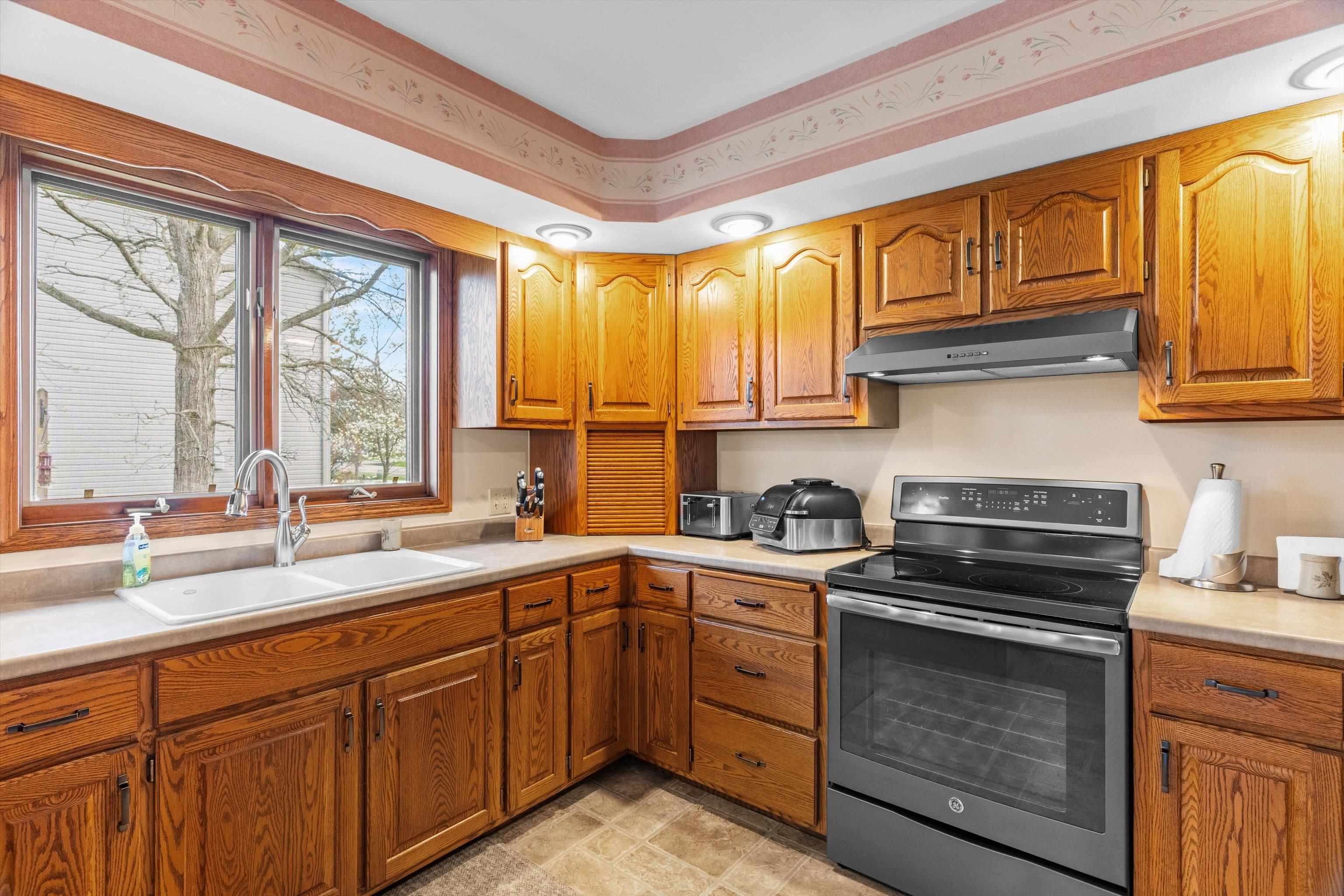 1100 E 25TH STREET, Marshfield, Wisconsin 54449, 3 Bedrooms Bedrooms, ,2 BathroomsBathrooms,Residential,For Sale,1100 E 25TH STREET,22601965