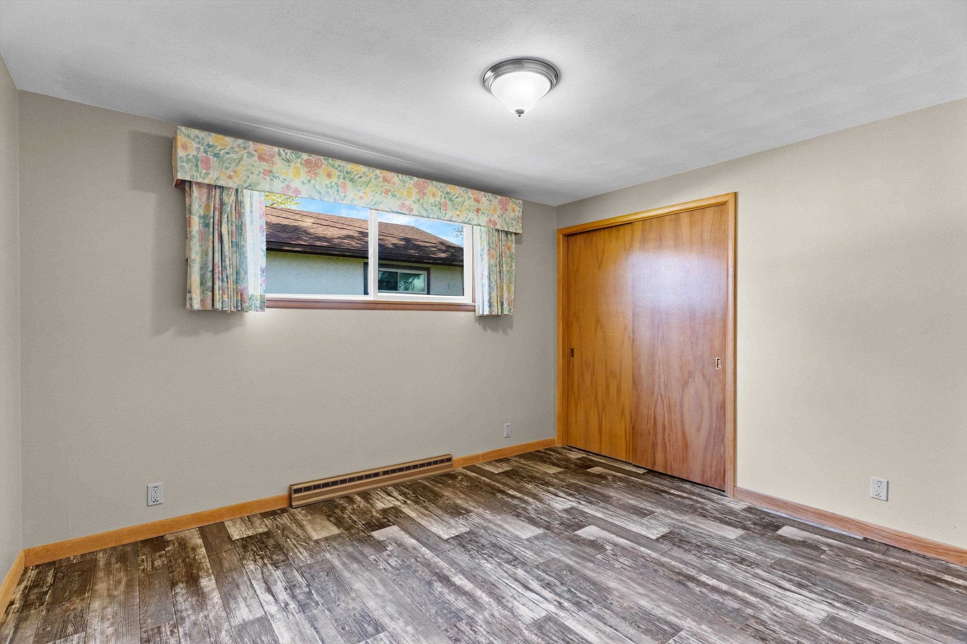 808 N WALNUT AVENUE, Marshfield, Wisconsin 54449, 3 Bedrooms Bedrooms, ,2 BathroomsBathrooms,Residential,For Sale,808 N WALNUT AVENUE,22601971