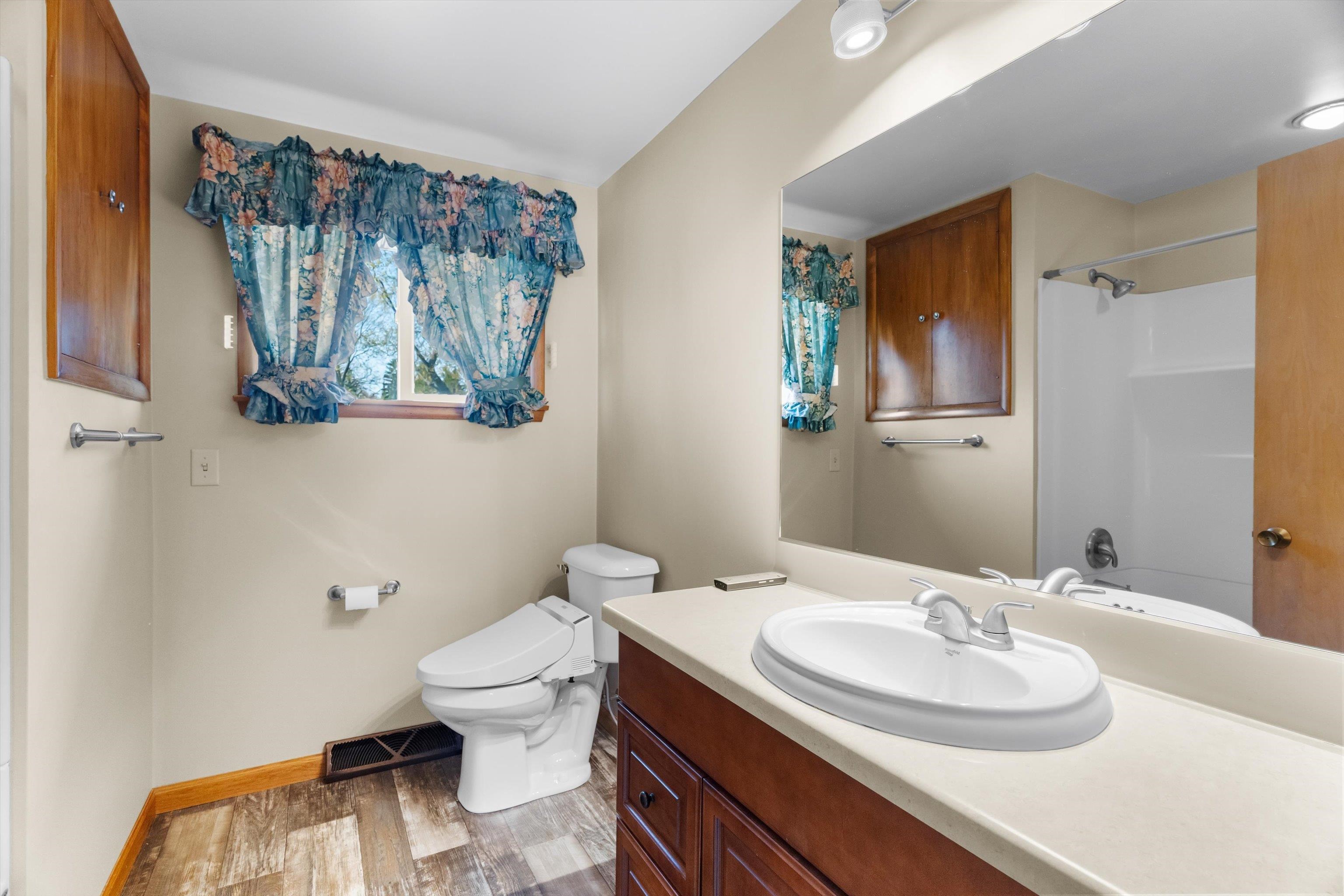 808 N WALNUT AVENUE, Marshfield, Wisconsin 54449, 3 Bedrooms Bedrooms, ,2 BathroomsBathrooms,Residential,For Sale,808 N WALNUT AVENUE,22601971