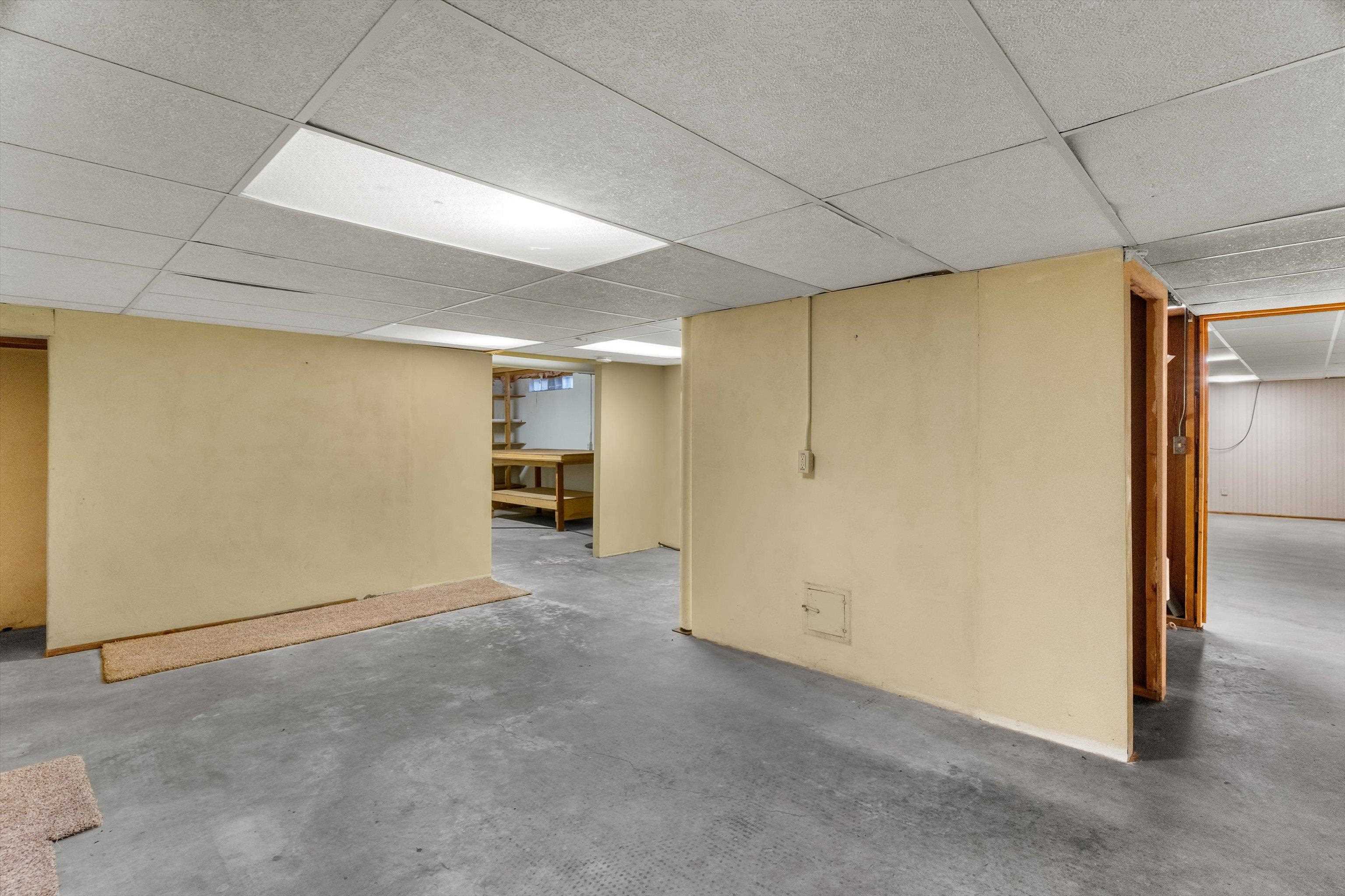 808 N WALNUT AVENUE, Marshfield, Wisconsin 54449, 3 Bedrooms Bedrooms, ,2 BathroomsBathrooms,Residential,For Sale,808 N WALNUT AVENUE,22601971