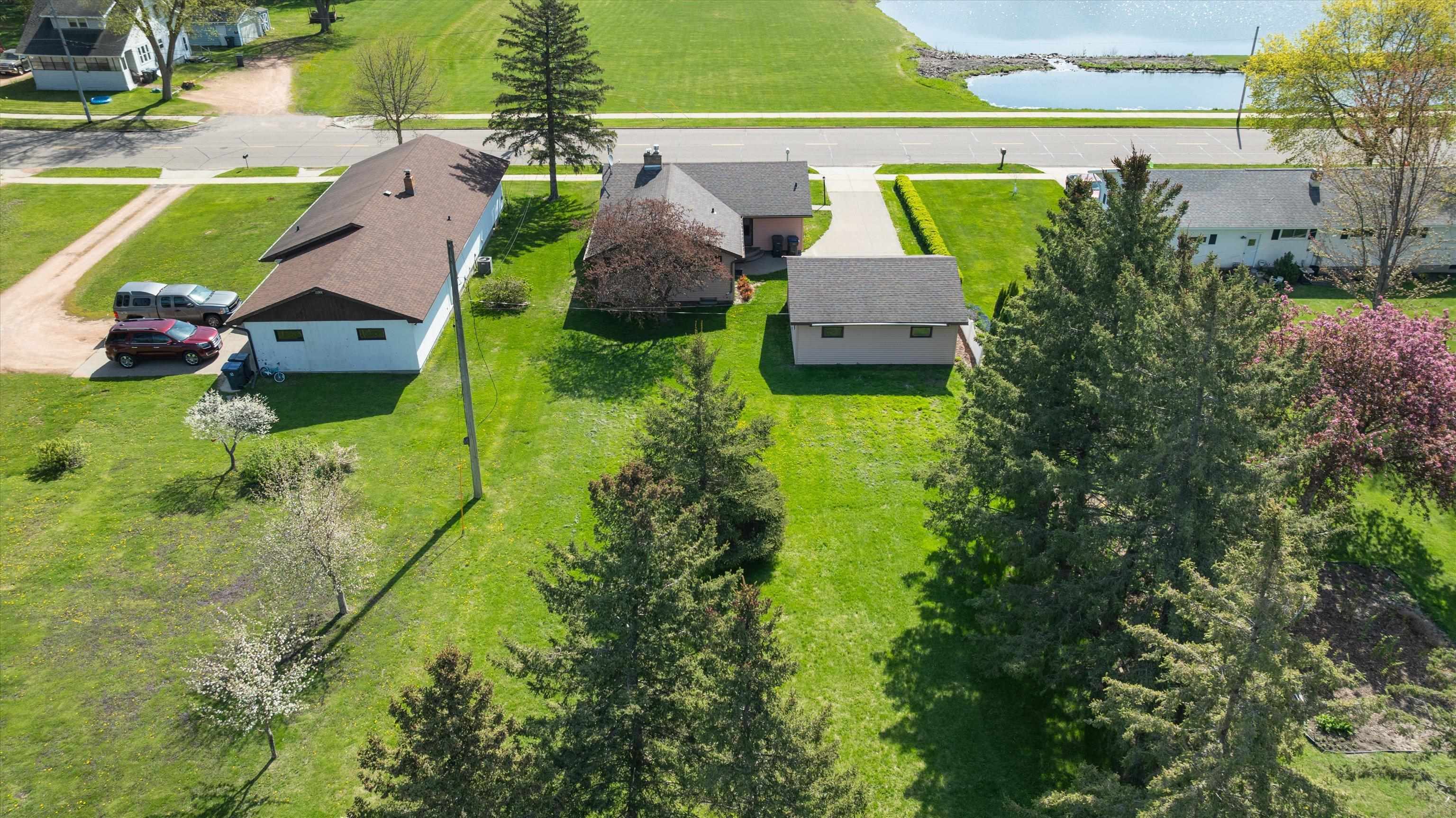 808 N WALNUT AVENUE, Marshfield, Wisconsin 54449, 3 Bedrooms Bedrooms, ,2 BathroomsBathrooms,Residential,For Sale,808 N WALNUT AVENUE,22601971