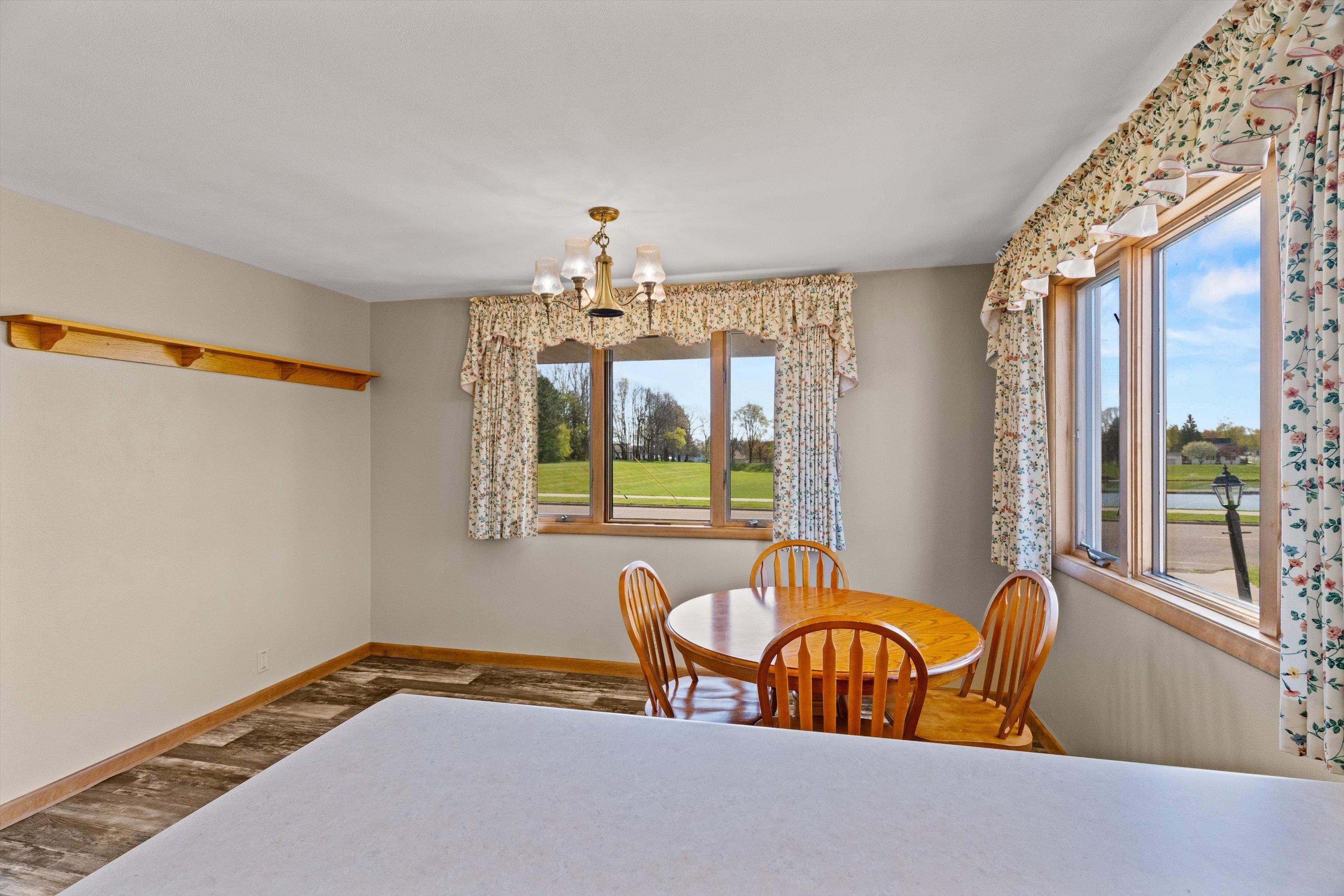 808 N WALNUT AVENUE, Marshfield, Wisconsin 54449, 3 Bedrooms Bedrooms, ,2 BathroomsBathrooms,Residential,For Sale,808 N WALNUT AVENUE,22601971