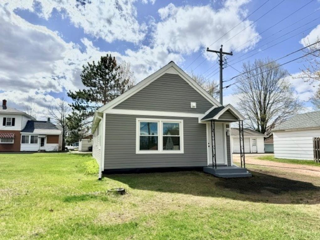 704 SPRUCE STREET, Merrill, Wisconsin 54452, 2 Bedrooms Bedrooms, ,1 BathroomBathrooms,Residential,For Sale,704 SPRUCE STREET,22601972