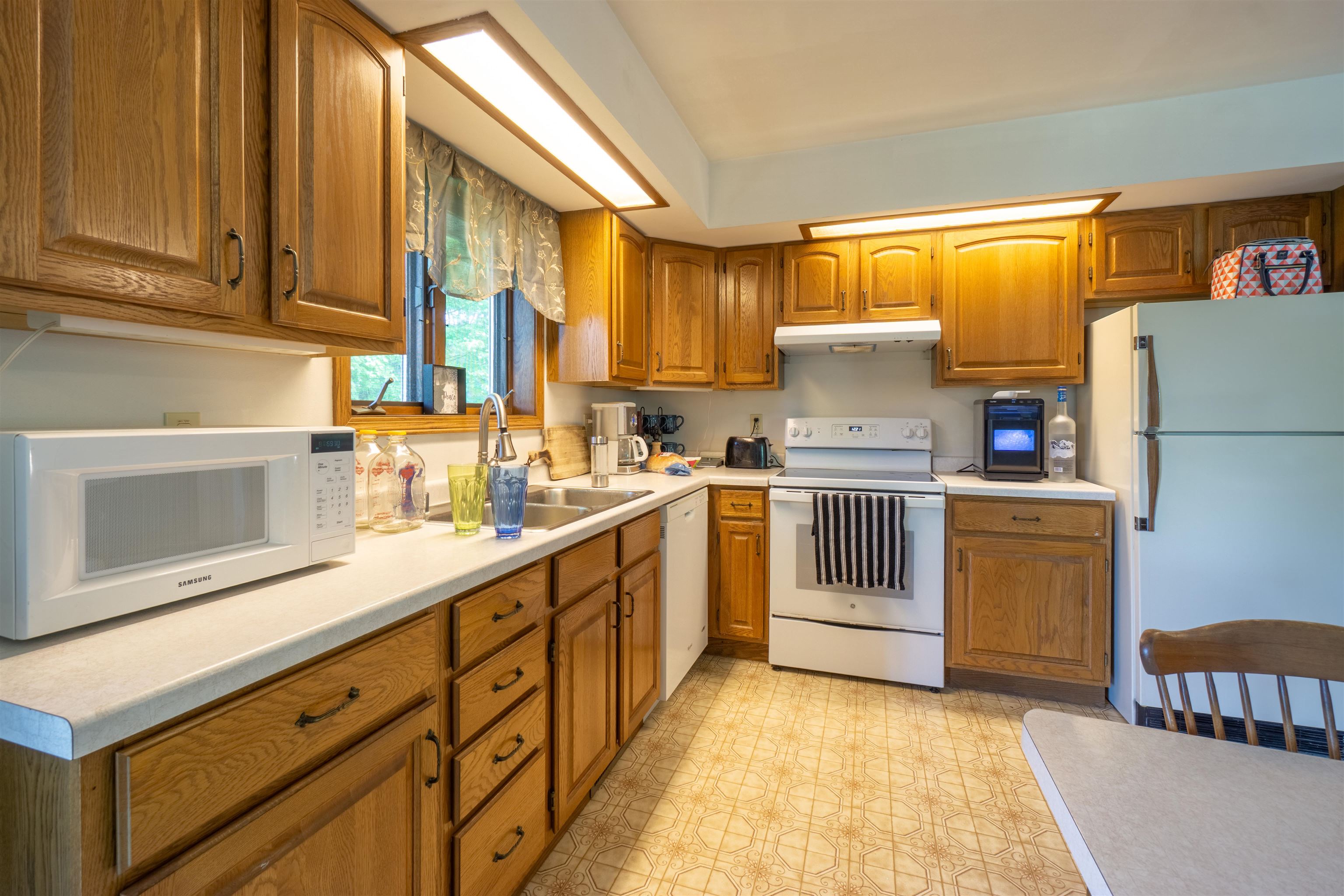 4410-4412 HILLTOP ROAD, Wausau, Wisconsin 54403, 3 Bedrooms Bedrooms, 6 Rooms Rooms,2 BathroomsBathrooms,Multi-family,For Sale,4410-4412 HILLTOP ROAD,22601979