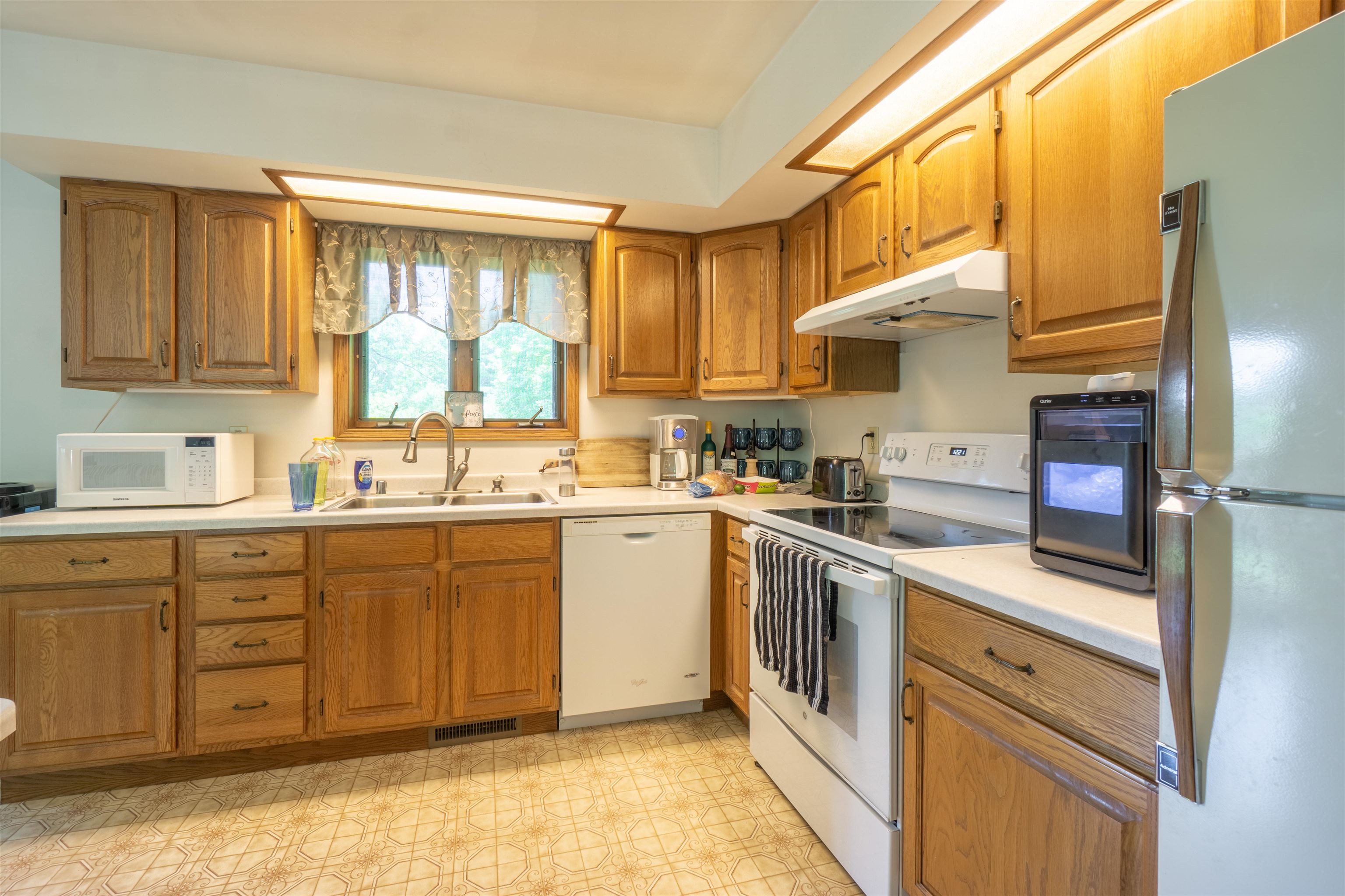 4410-4412 HILLTOP ROAD, Wausau, Wisconsin 54403, 3 Bedrooms Bedrooms, 6 Rooms Rooms,2 BathroomsBathrooms,Multi-family,For Sale,4410-4412 HILLTOP ROAD,22601979