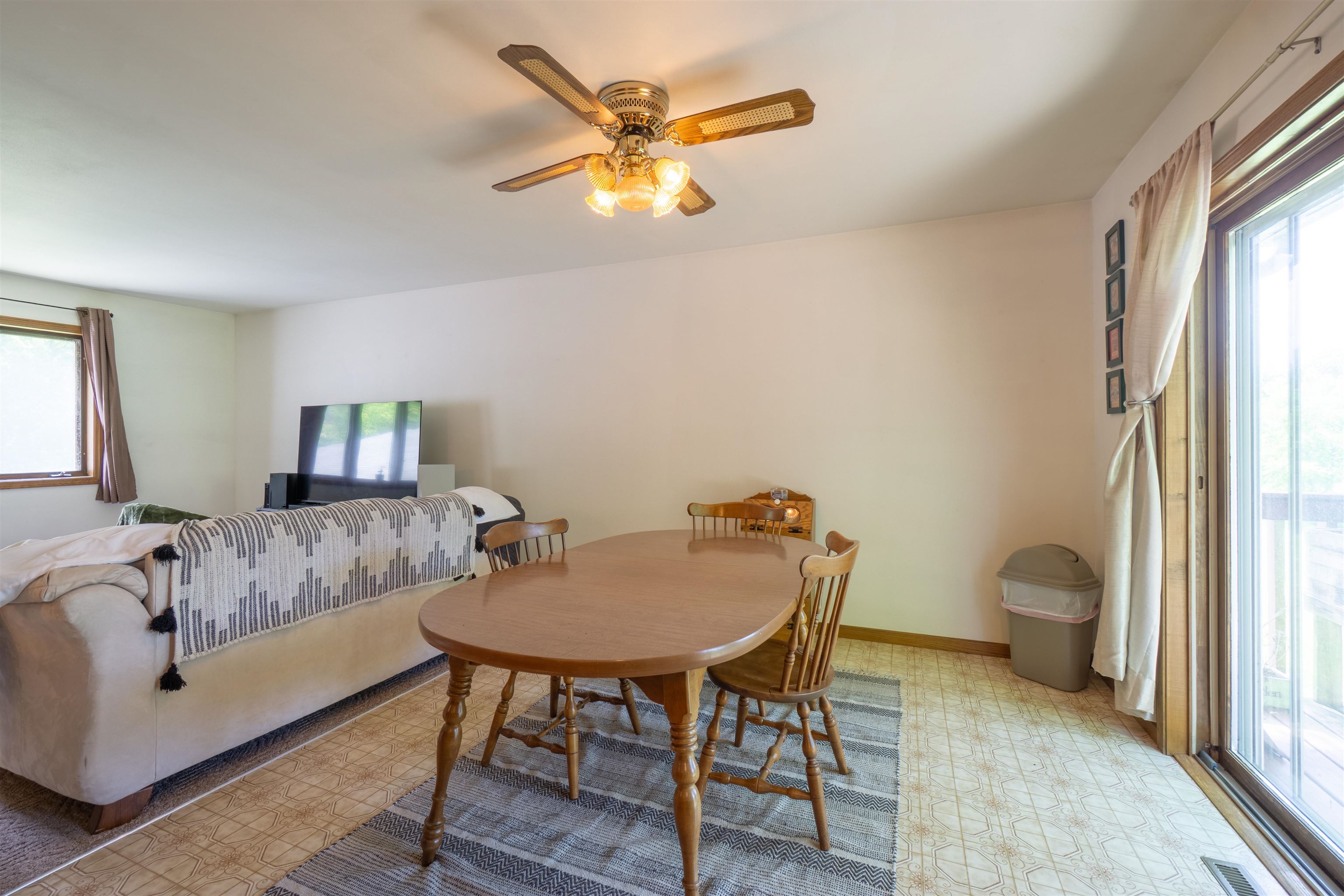 4410-4412 HILLTOP ROAD, Wausau, Wisconsin 54403, 3 Bedrooms Bedrooms, 6 Rooms Rooms,2 BathroomsBathrooms,Multi-family,For Sale,4410-4412 HILLTOP ROAD,22601979
