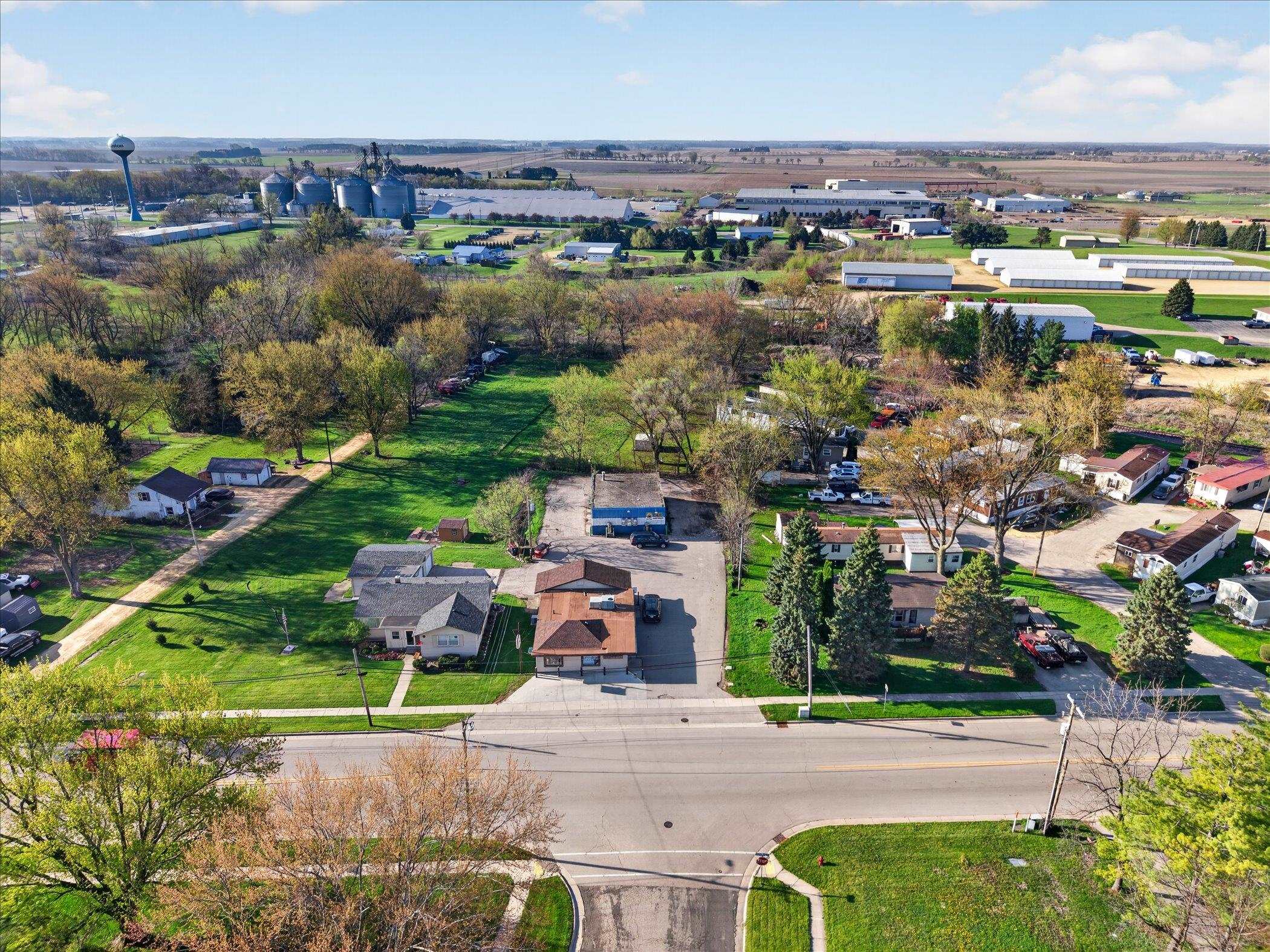 723 MILWAUKEE ROAD, CLINTON, Wisconsin 53525, ,Commercial/industrial,For Sale,723 MILWAUKEE ROAD,22601980