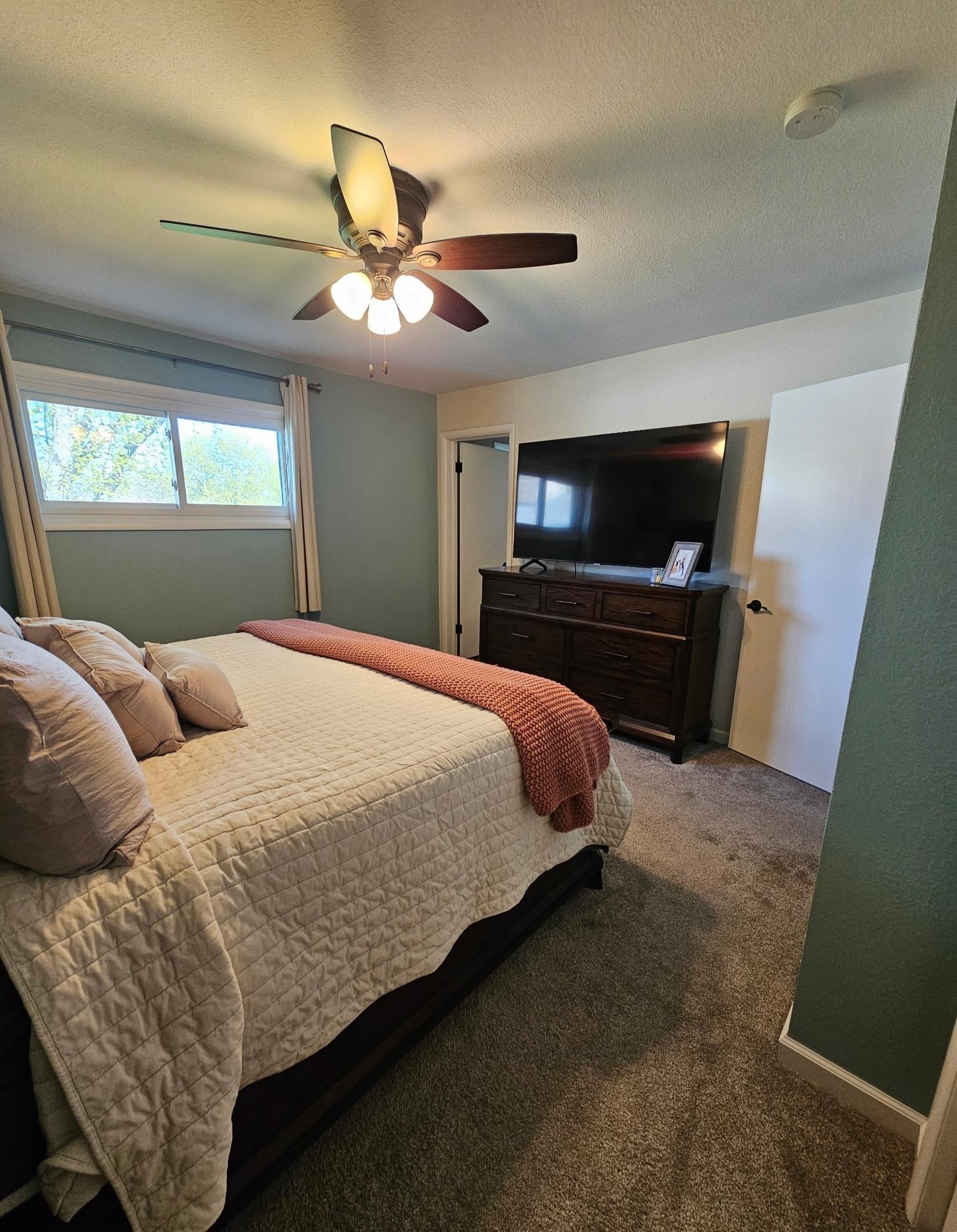 1909 S PALMETTO AVENUE, Marshfield, Wisconsin 54449, 3 Bedrooms Bedrooms, ,1 BathroomBathrooms,Residential,For Sale,1909 S PALMETTO AVENUE,22601981