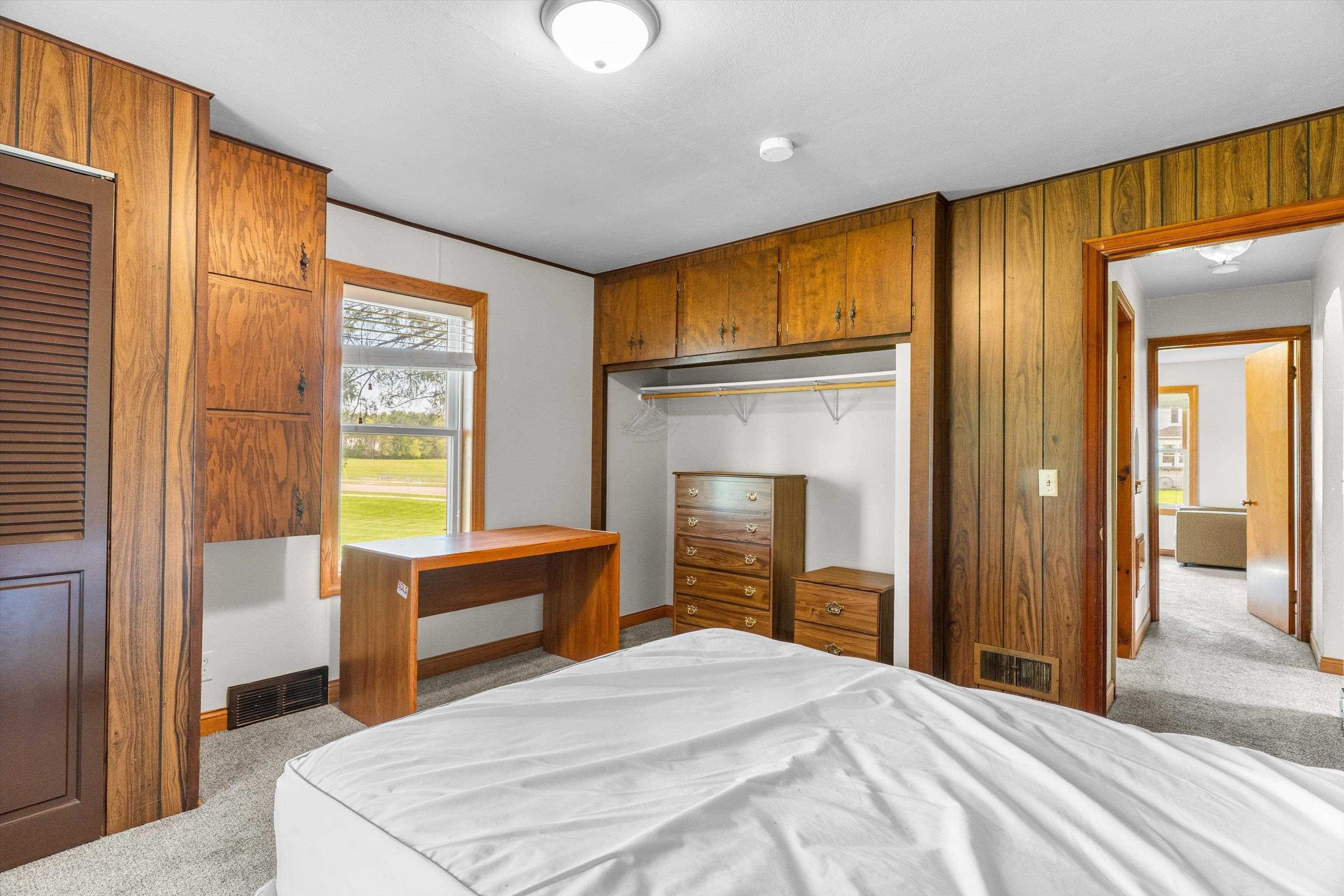 612 N WALNUT AVENUE, Marshfield, Wisconsin 54449, 4 Bedrooms Bedrooms, ,1 BathroomBathrooms,Residential,For Sale,612 N WALNUT AVENUE,22601988