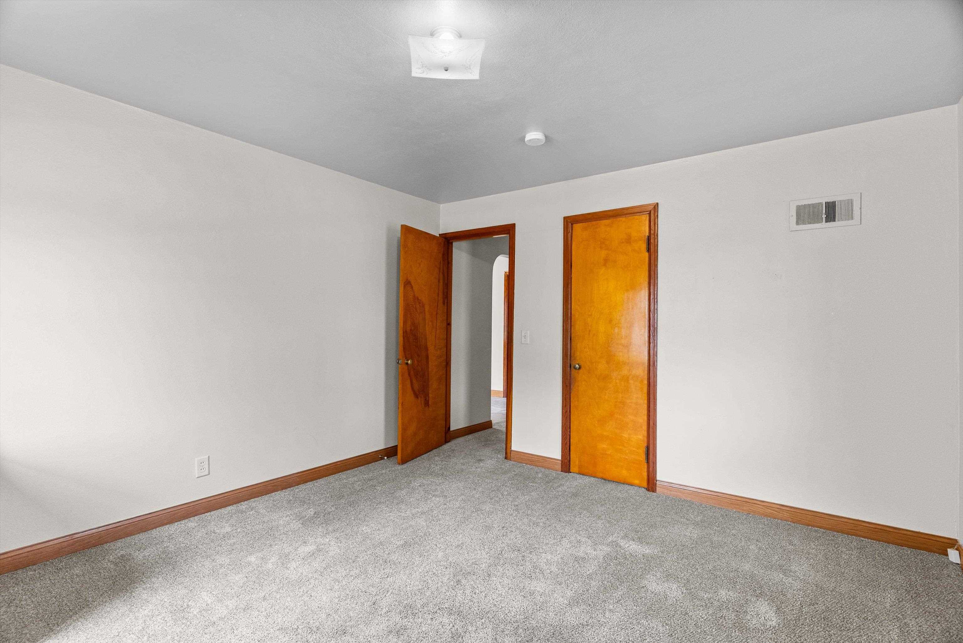612 N WALNUT AVENUE, Marshfield, Wisconsin 54449, 4 Bedrooms Bedrooms, ,1 BathroomBathrooms,Residential,For Sale,612 N WALNUT AVENUE,22601988