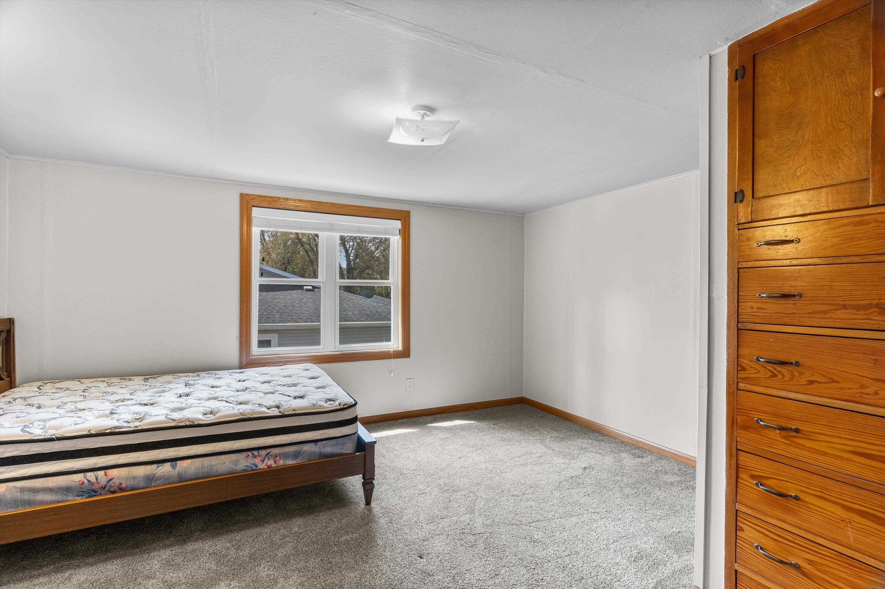 612 N WALNUT AVENUE, Marshfield, Wisconsin 54449, 4 Bedrooms Bedrooms, ,1 BathroomBathrooms,Residential,For Sale,612 N WALNUT AVENUE,22601988
