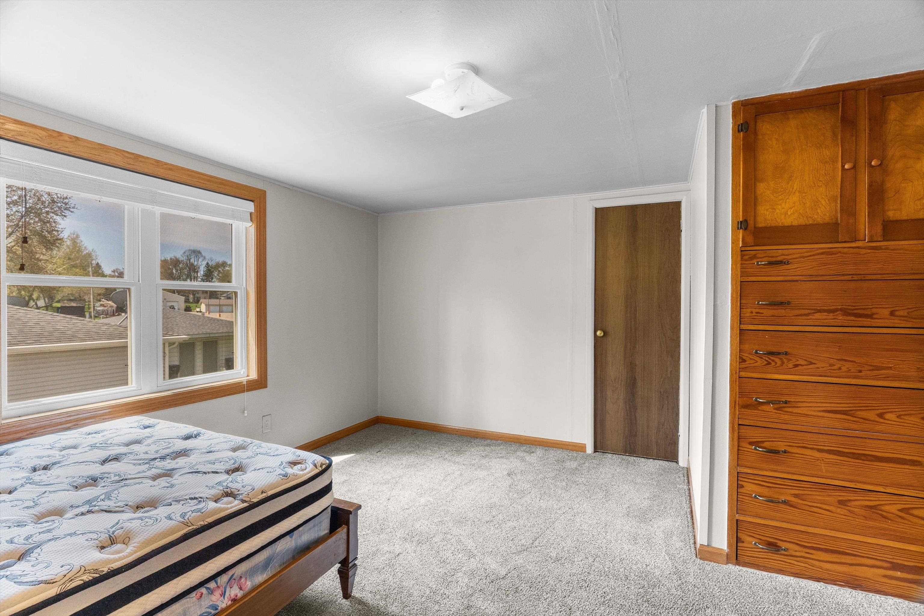 612 N WALNUT AVENUE, Marshfield, Wisconsin 54449, 4 Bedrooms Bedrooms, ,1 BathroomBathrooms,Residential,For Sale,612 N WALNUT AVENUE,22601988