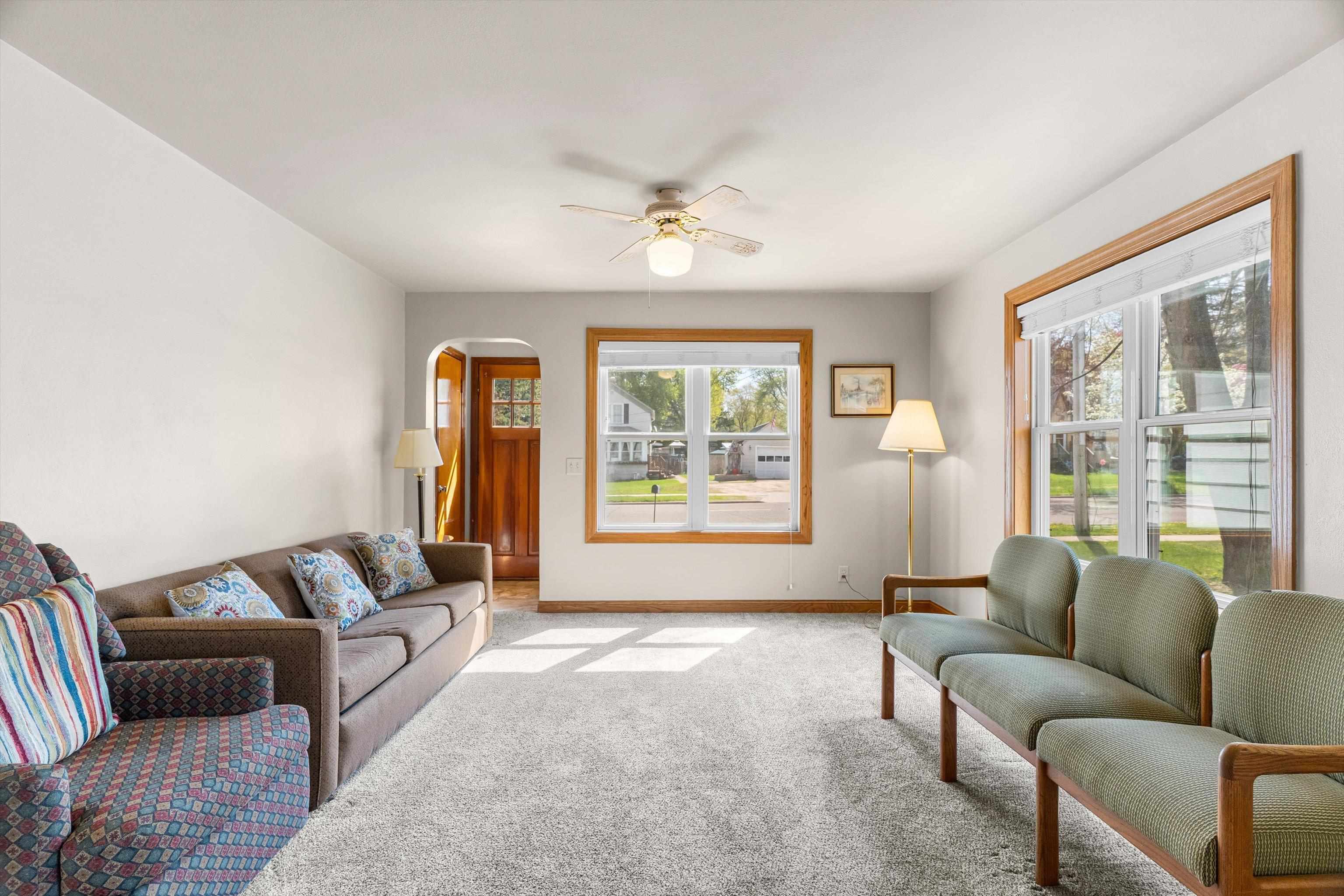 612 N WALNUT AVENUE, Marshfield, Wisconsin 54449, 4 Bedrooms Bedrooms, ,1 BathroomBathrooms,Residential,For Sale,612 N WALNUT AVENUE,22601988