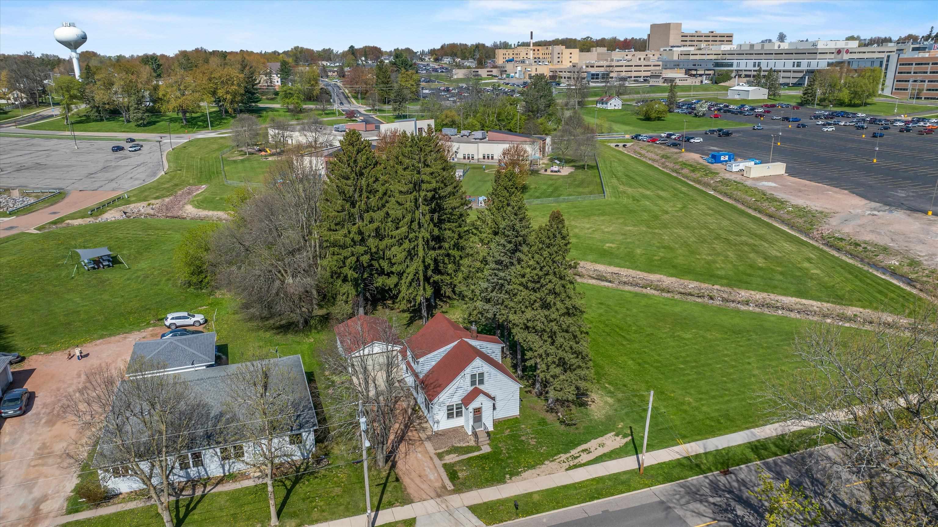 612 N WALNUT AVENUE, Marshfield, Wisconsin 54449, 4 Bedrooms Bedrooms, ,1 BathroomBathrooms,Residential,For Sale,612 N WALNUT AVENUE,22601988