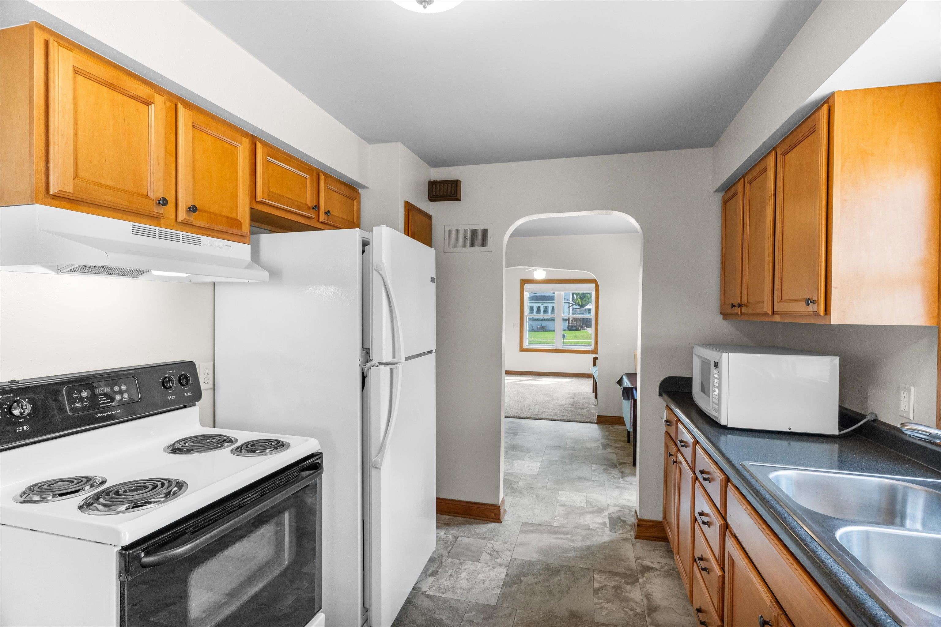 612 N WALNUT AVENUE, Marshfield, Wisconsin 54449, 4 Bedrooms Bedrooms, ,1 BathroomBathrooms,Residential,For Sale,612 N WALNUT AVENUE,22601988